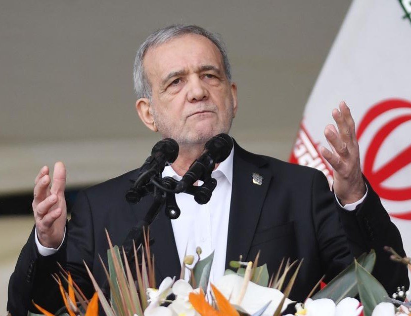 İran Cumhurbaşkanı Mesud Pezeşkiyan, komşu