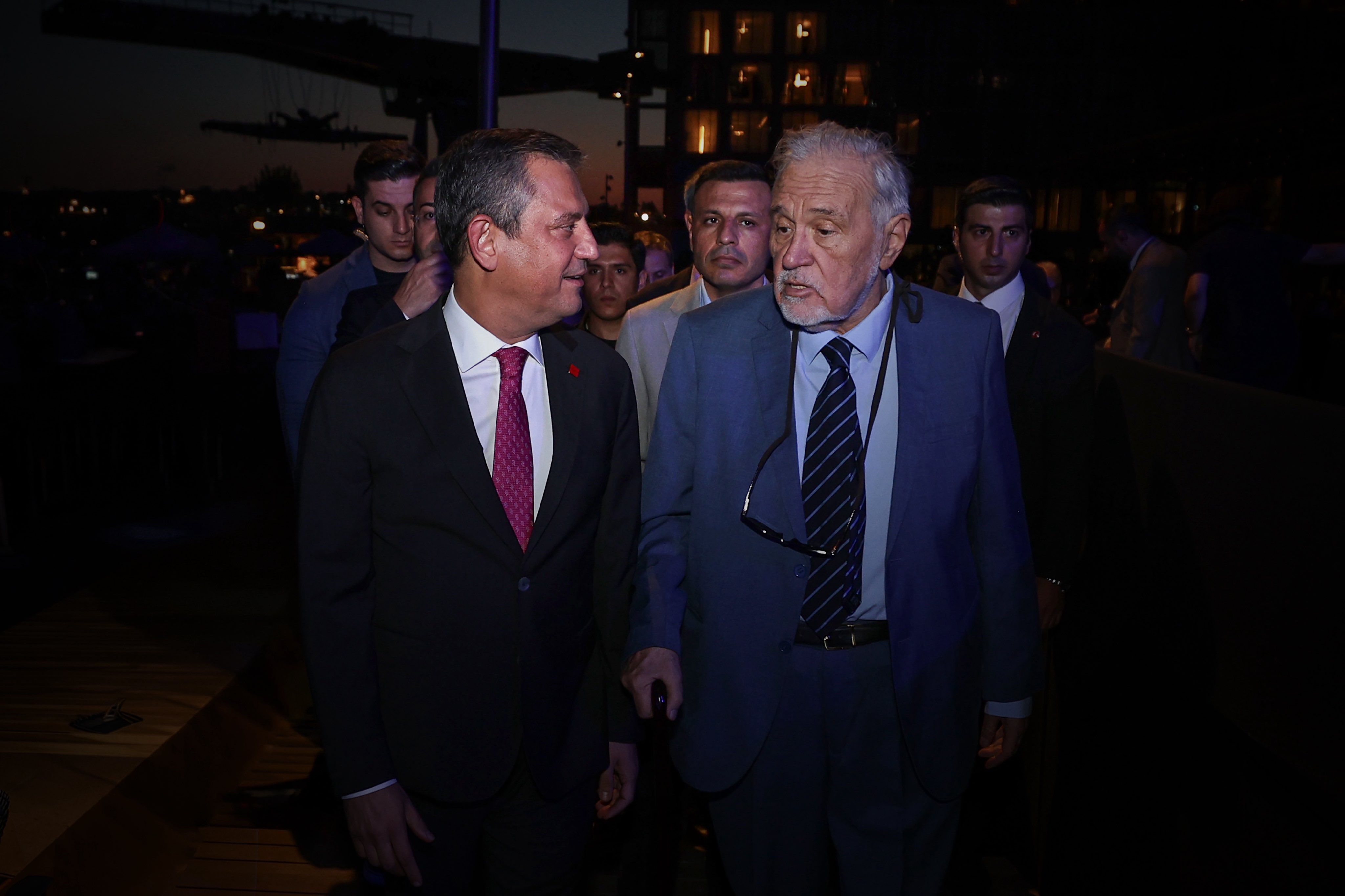 CHP Genel Başkanı Özgür Özel,