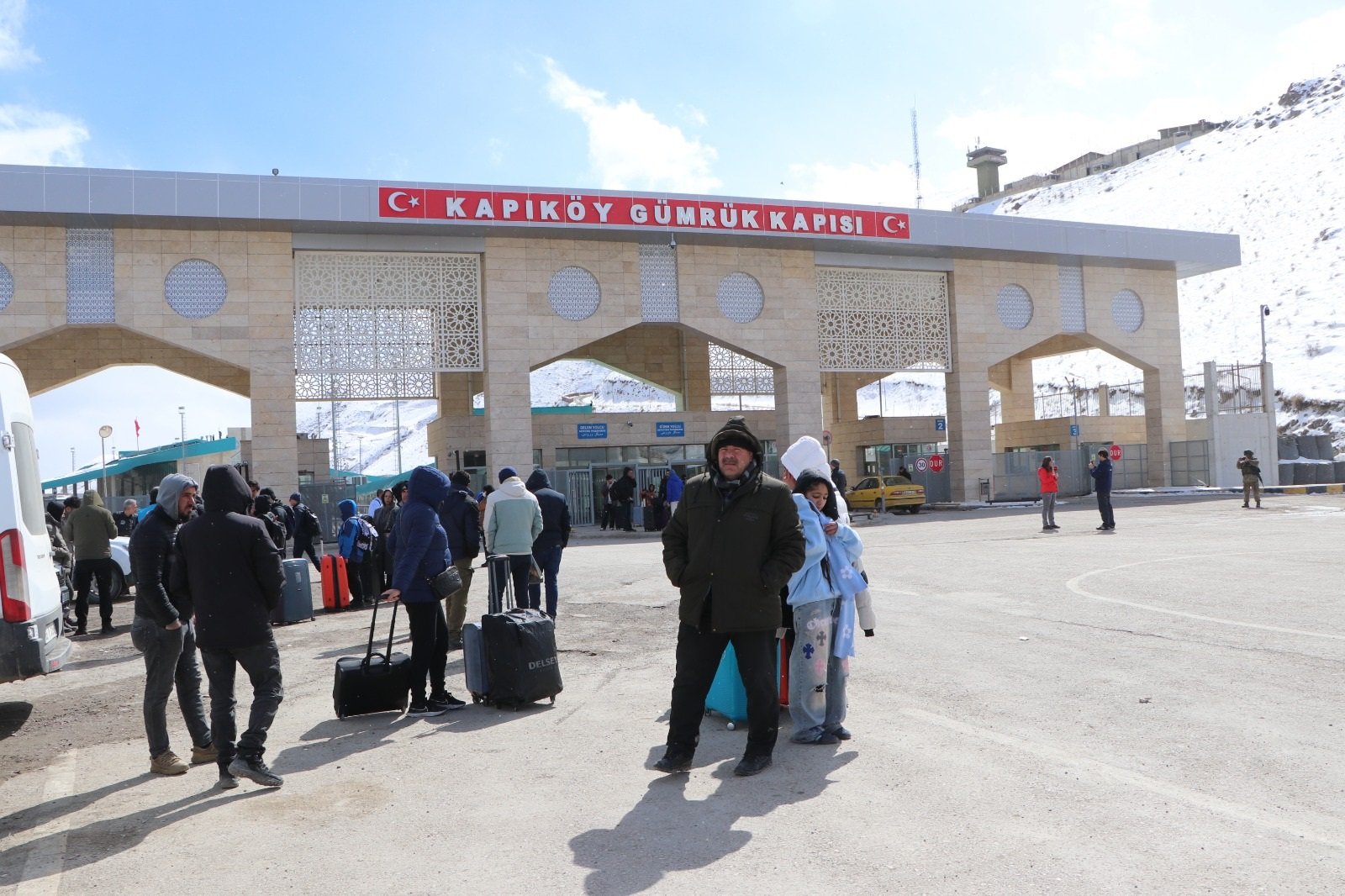 Van Kapıköy Sınır Kapısı'ndan geçiş