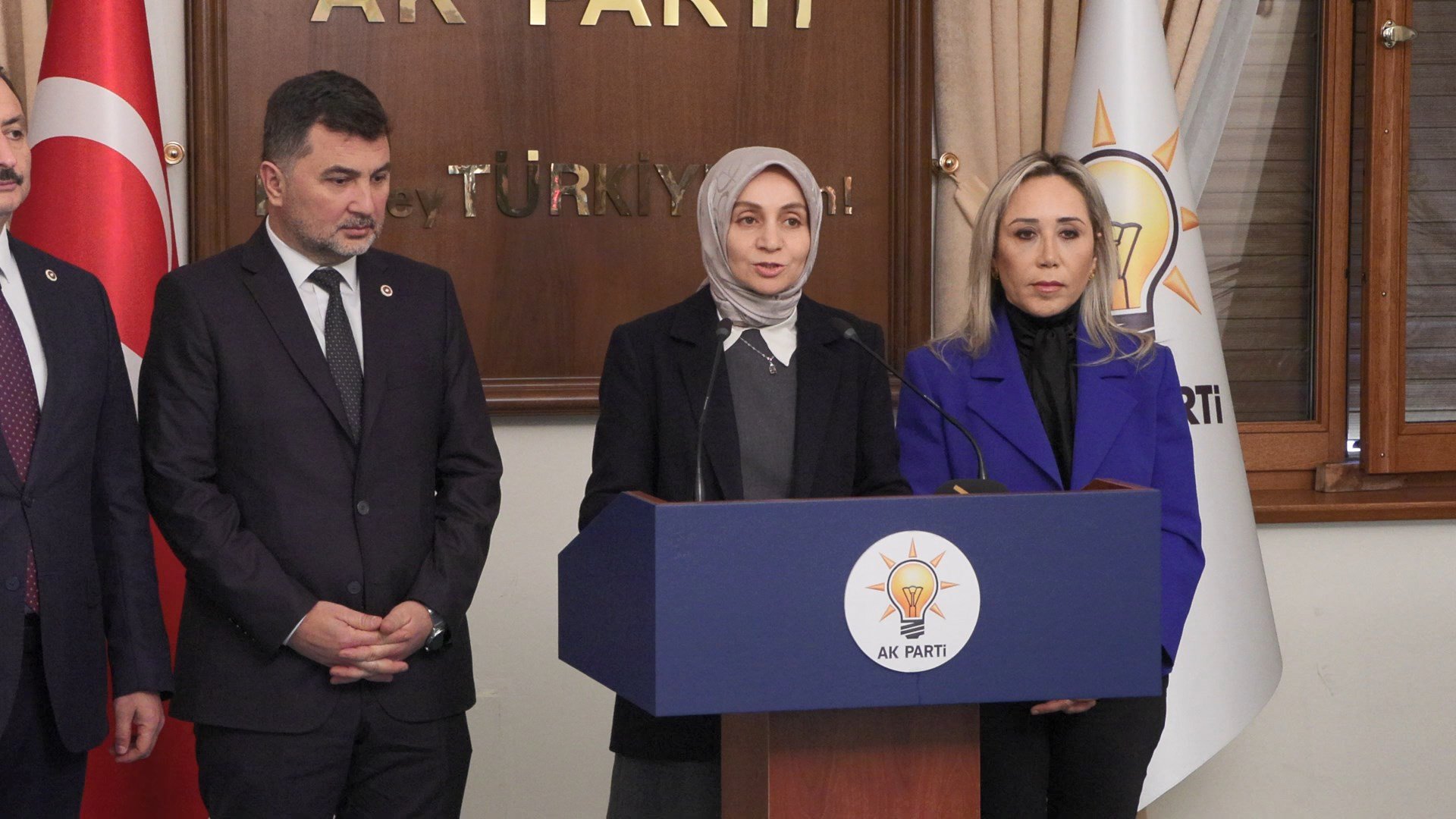 AK Parti, 15 yaş altı