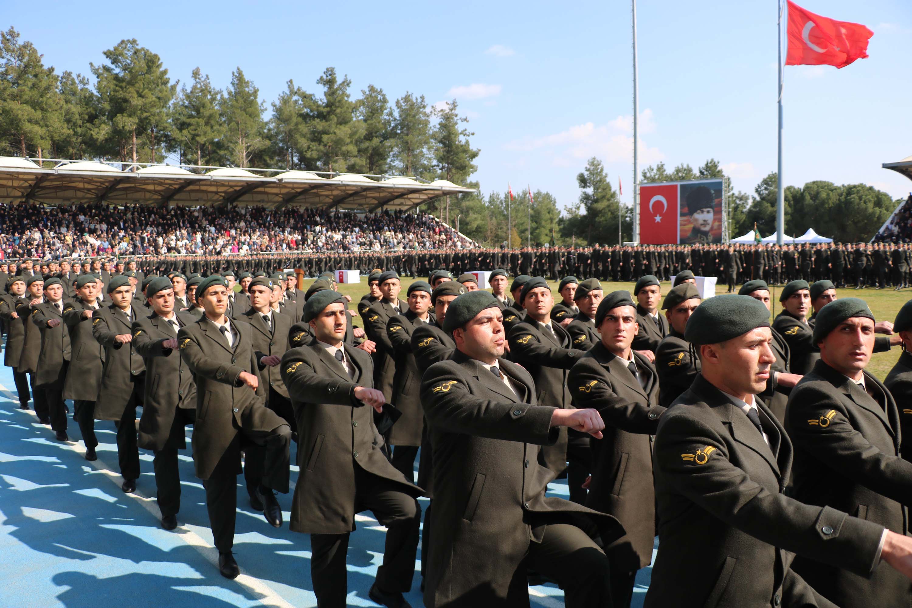 Milli Savunma Bakanı Yaşar Güler,