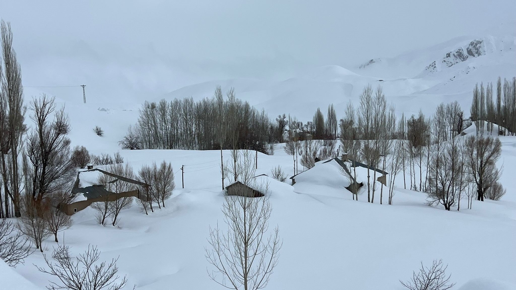 Hakkari'nin Yüksekova ilçesinde etkili olan