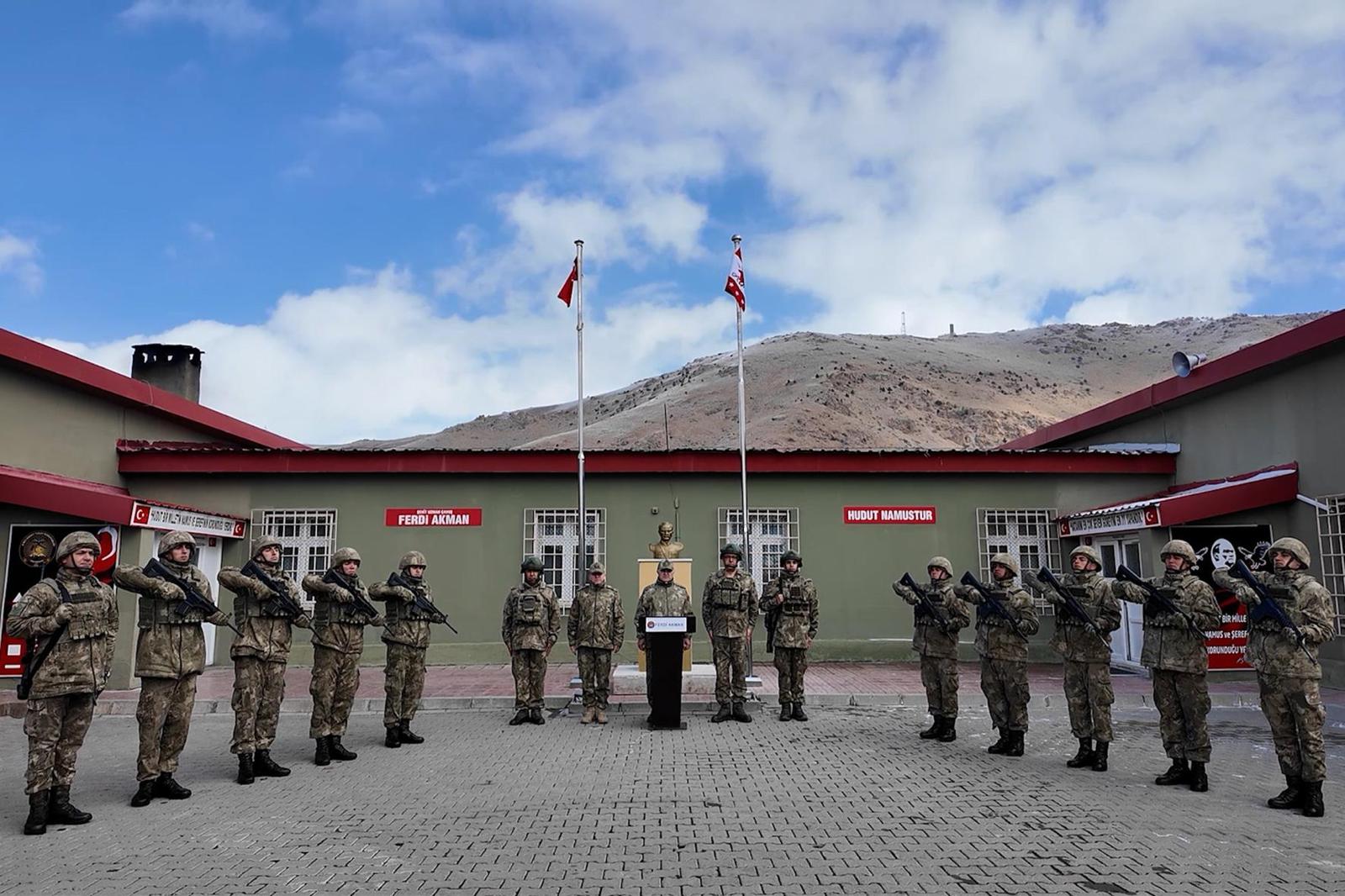 Kara Kuvvetleri Komutanı Orgeneral Metin