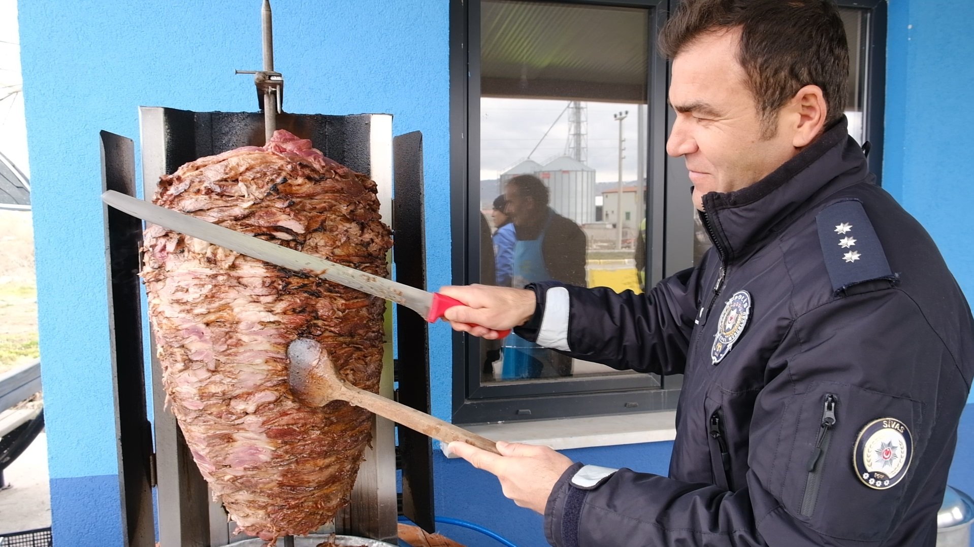 Sivas'ın Şarkışla ilçesinde polis ekipleri,