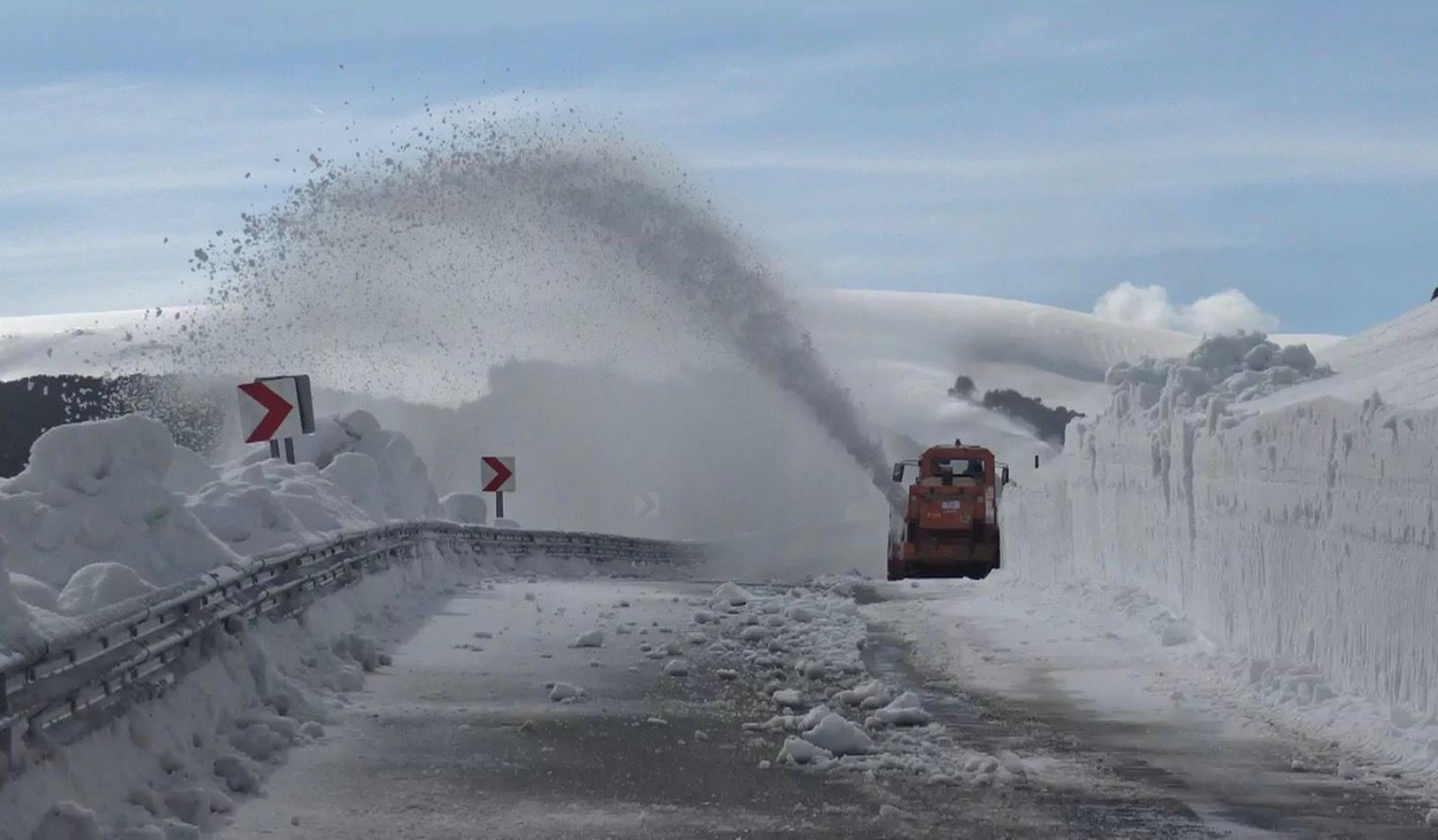 Karayolları ekipleri, 4 aydır kapalı