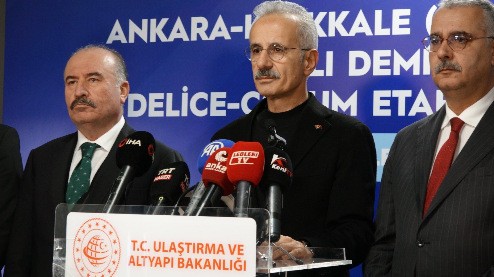 Ulaştırma Bakanı Abdulkadir Uraloğlu, saatte