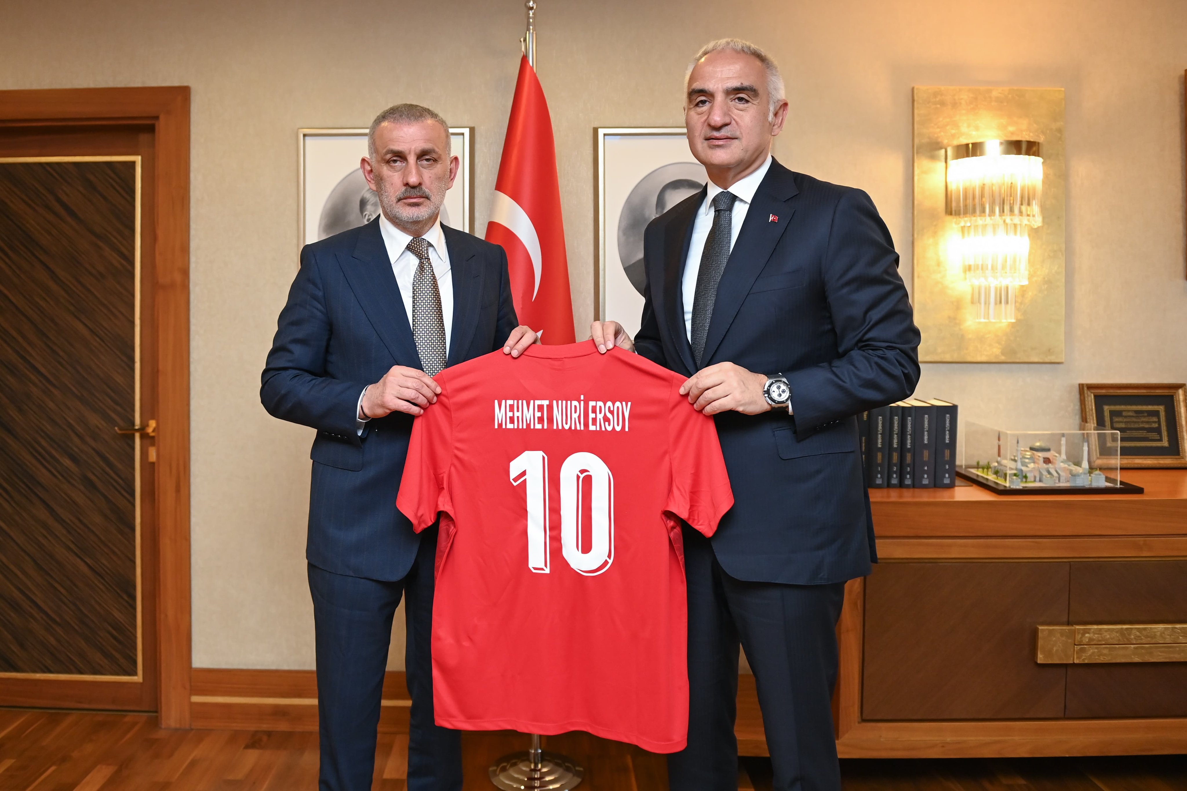 Kültür ve Turizm Bakanı