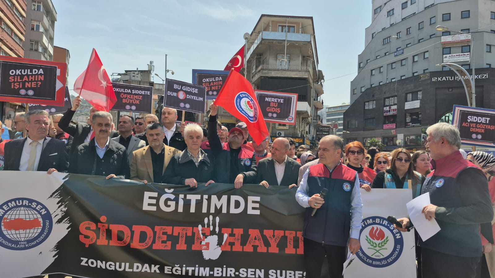Zonguldak'ta öğretmenler, Şanlıurfa Siverek'teki