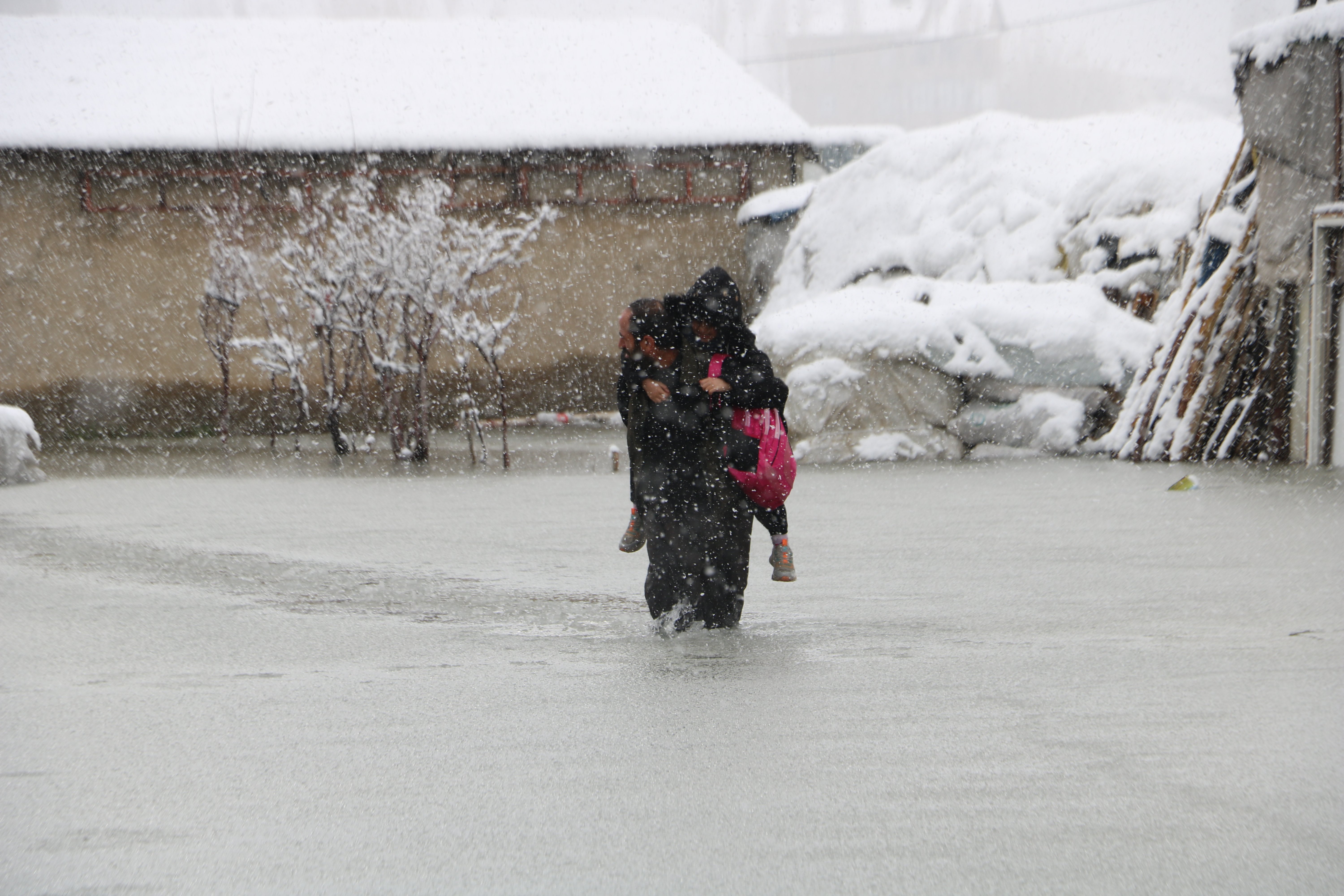 Hakkari'nin Yüksekova ilçesinde altyapı yetersizliği