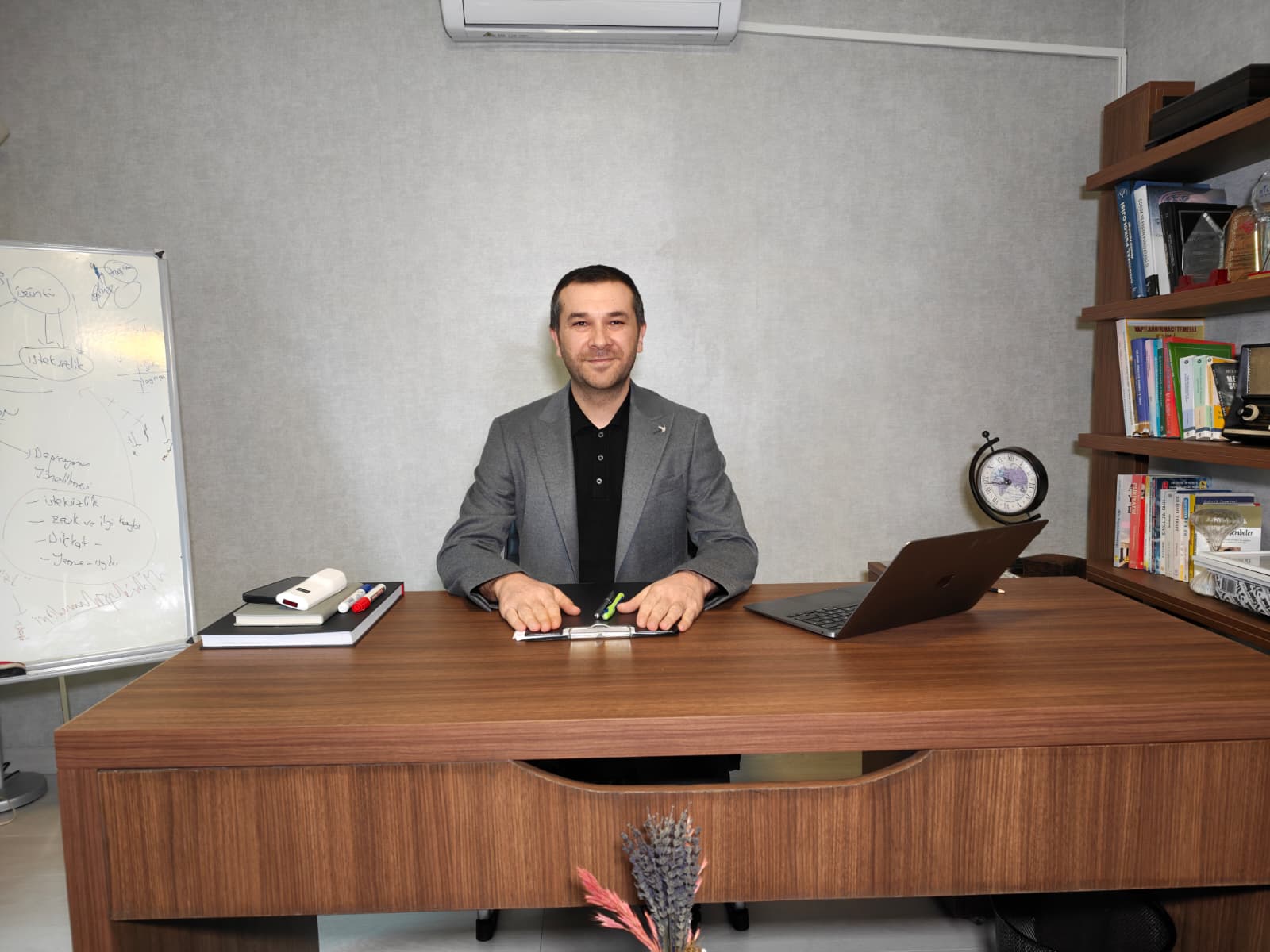 Klinik Psikolog Cenk Adıgüzel, okul