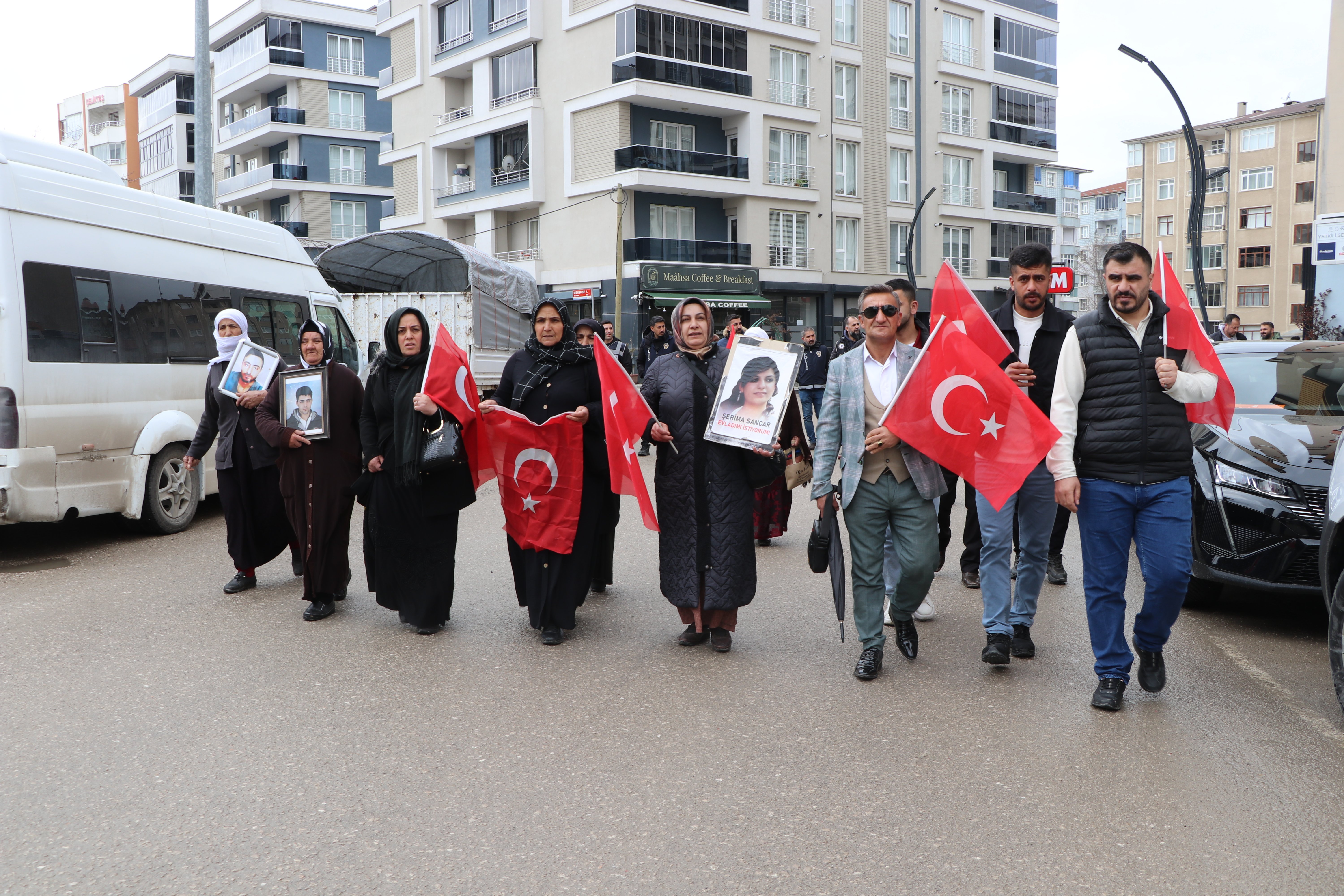 Van'da 120 haftadır süren evlat