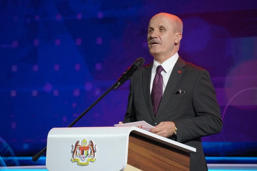 YÖK Başkanı Erol Özvar, Malezya'da