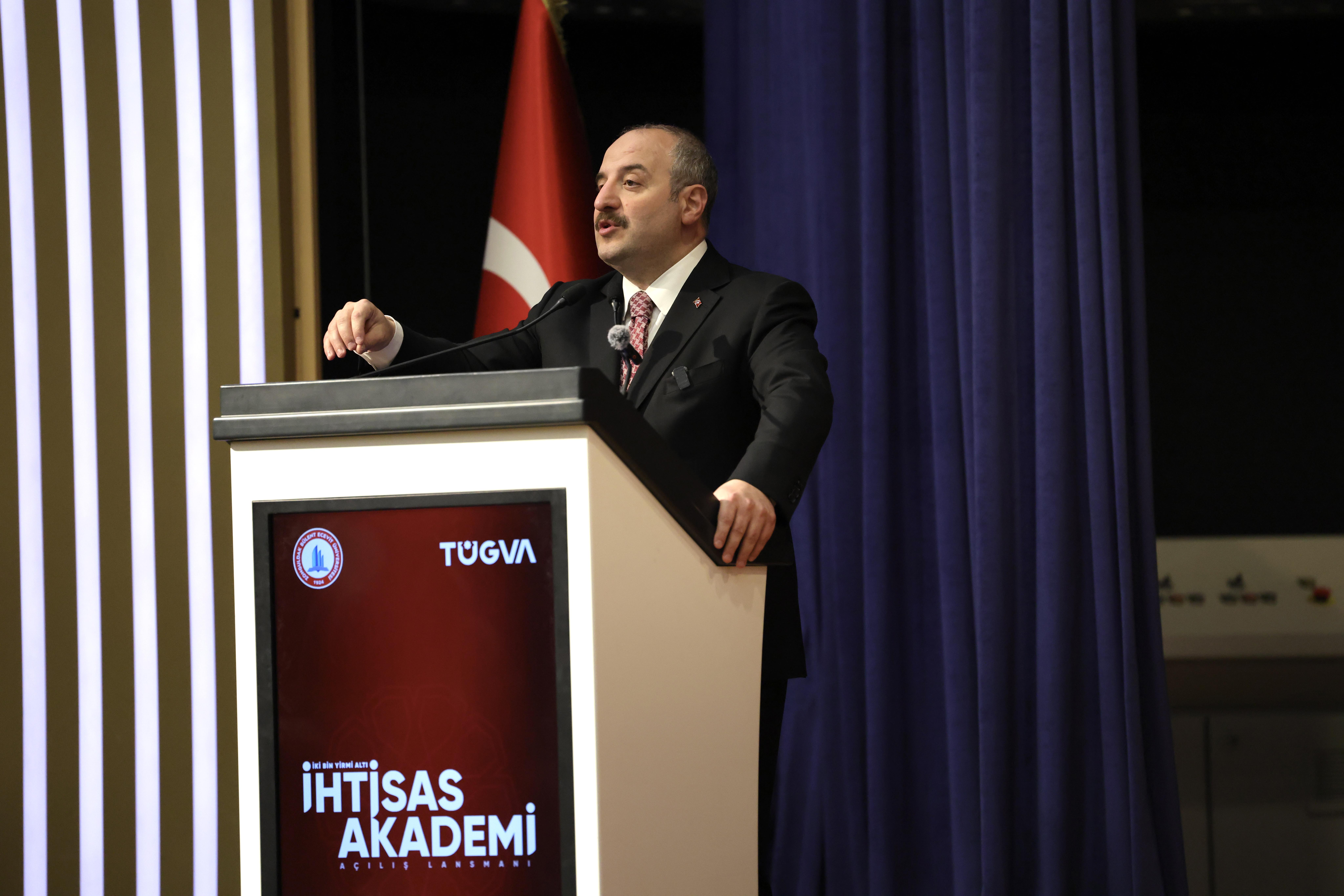 TBMM Komisyon Başkanı Mustafa Varank,