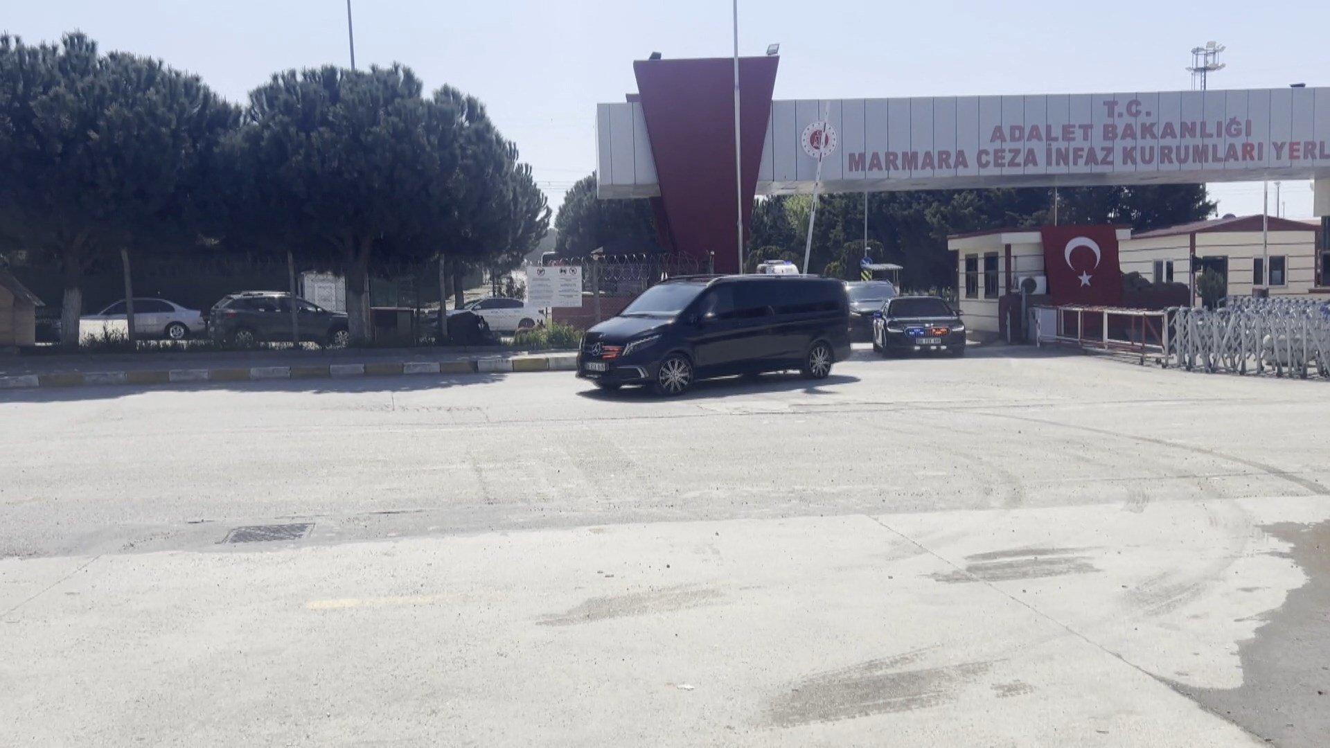 CHP Genel Başkanı Özgür Özel,