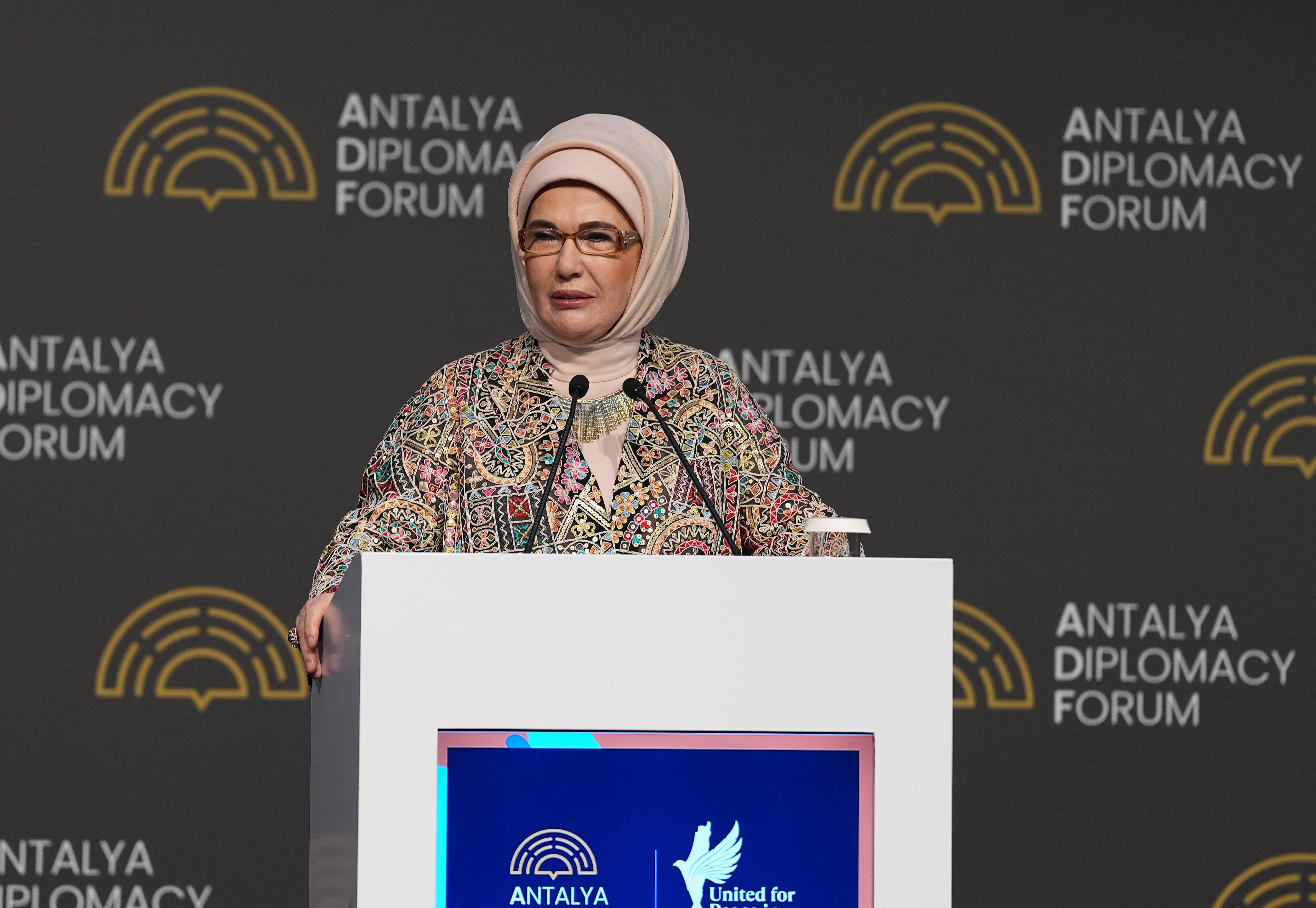 Emine Erdoğan, Antalya Diplomasi Forumu'nda