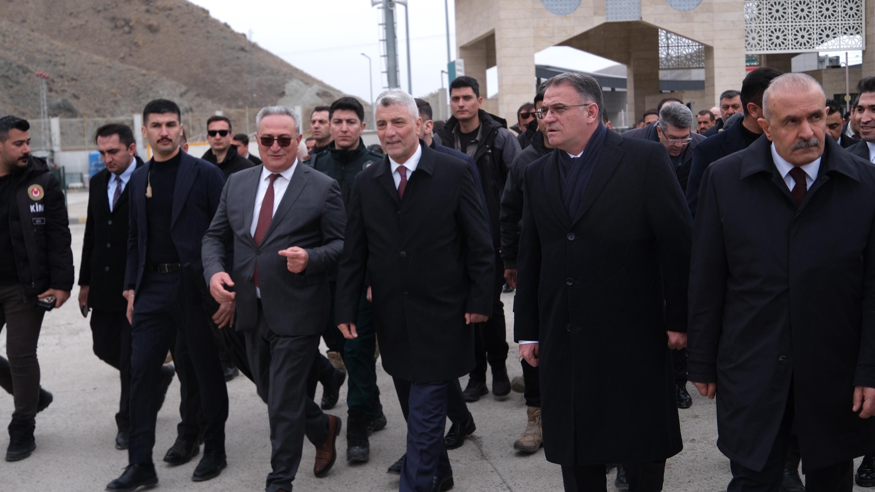 Ticaret Bakanı Ömer Bolat, Van