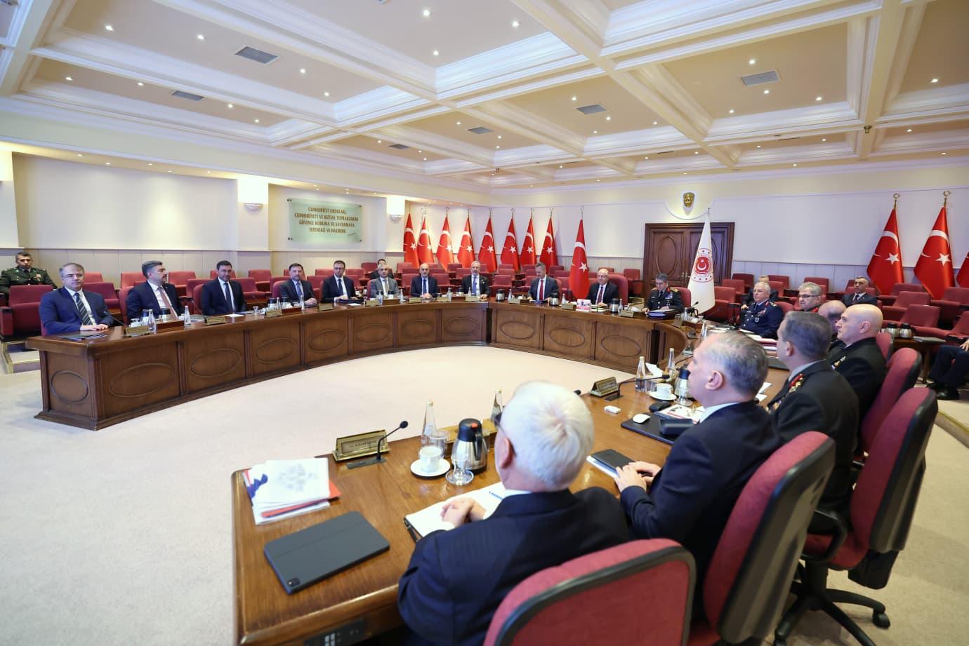 Milli Savunma Bakanı Yaşar Güler