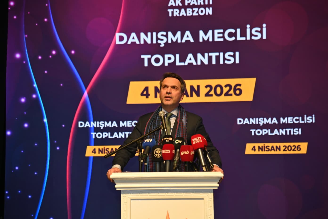 Enerji Bakanı Alparslan Bayraktar, dünyanın