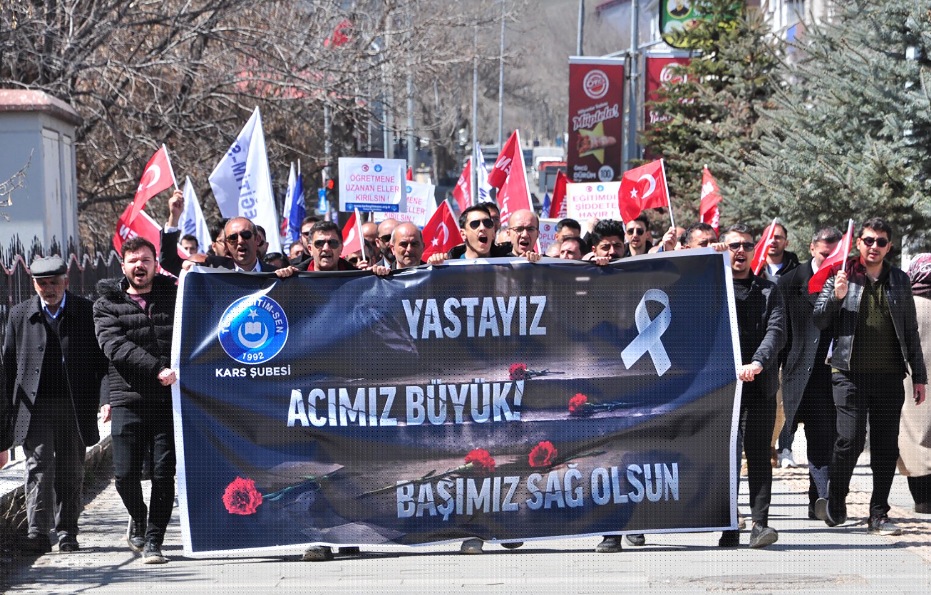 Kars'ta öğretmenler, Kahramanmaraş'taki okul saldırısında
