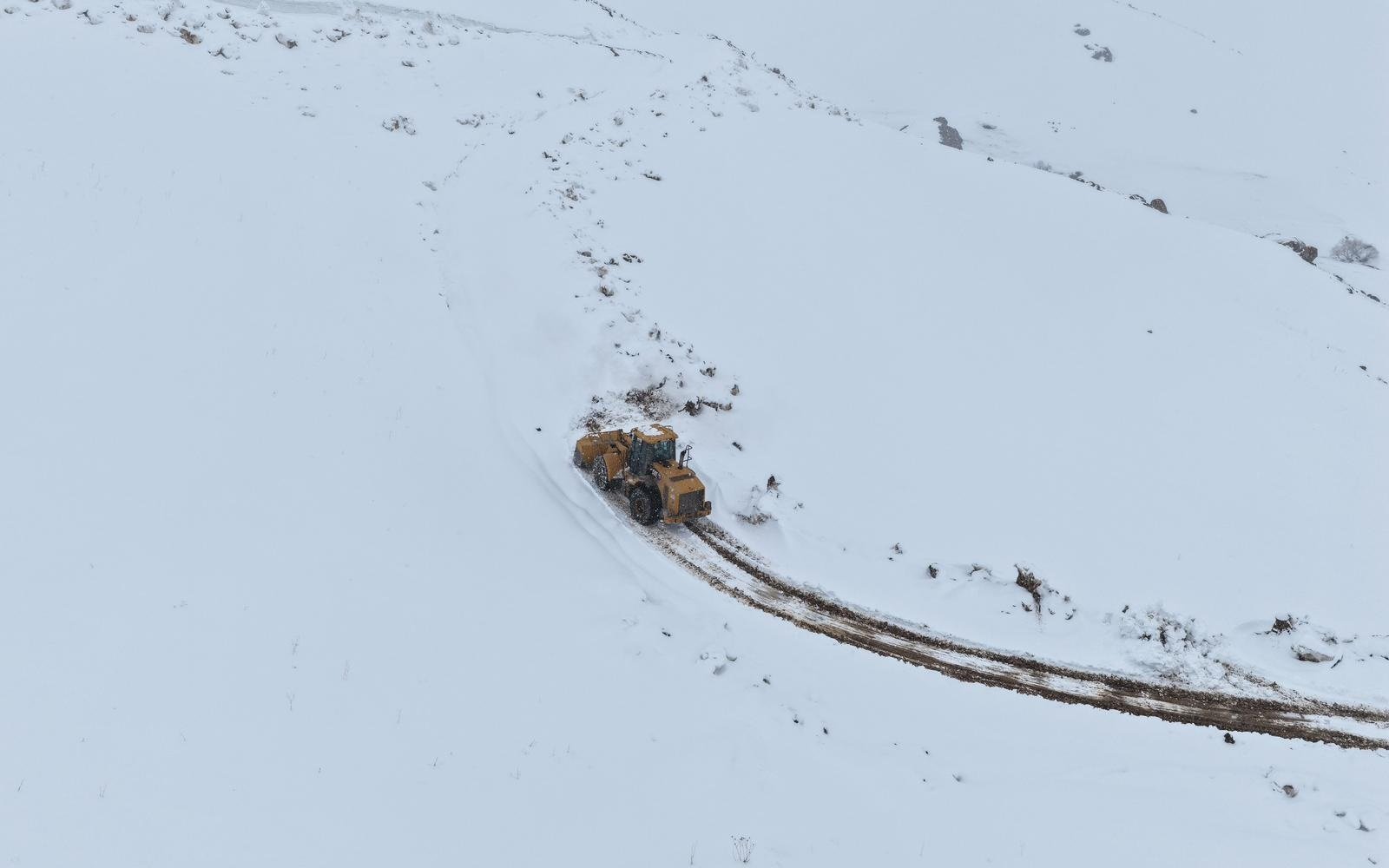 Van'da kar yağışı nedeniyle kapanan