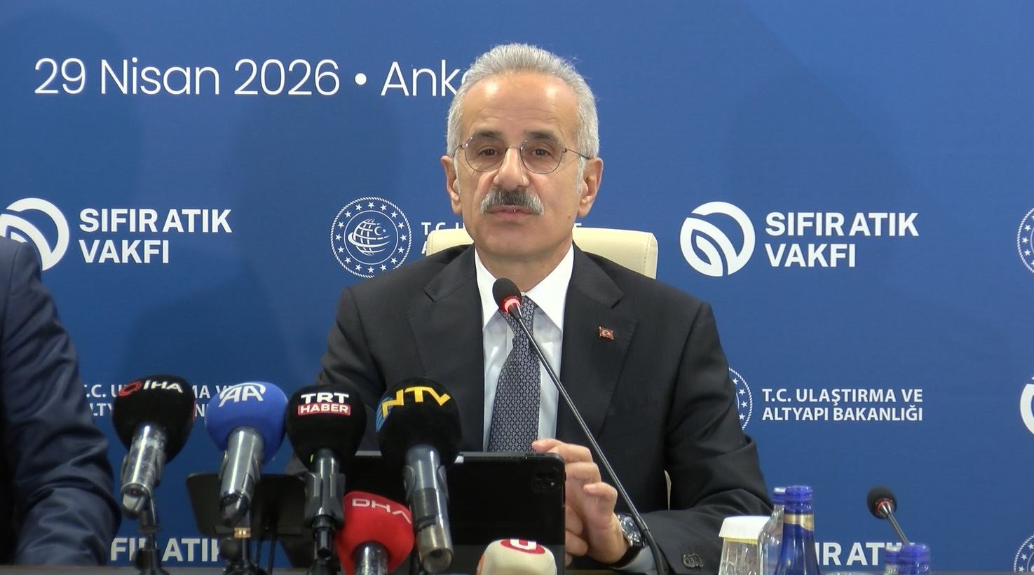 Ulaştırma ve Altyapı Bakanı Abdulkadir