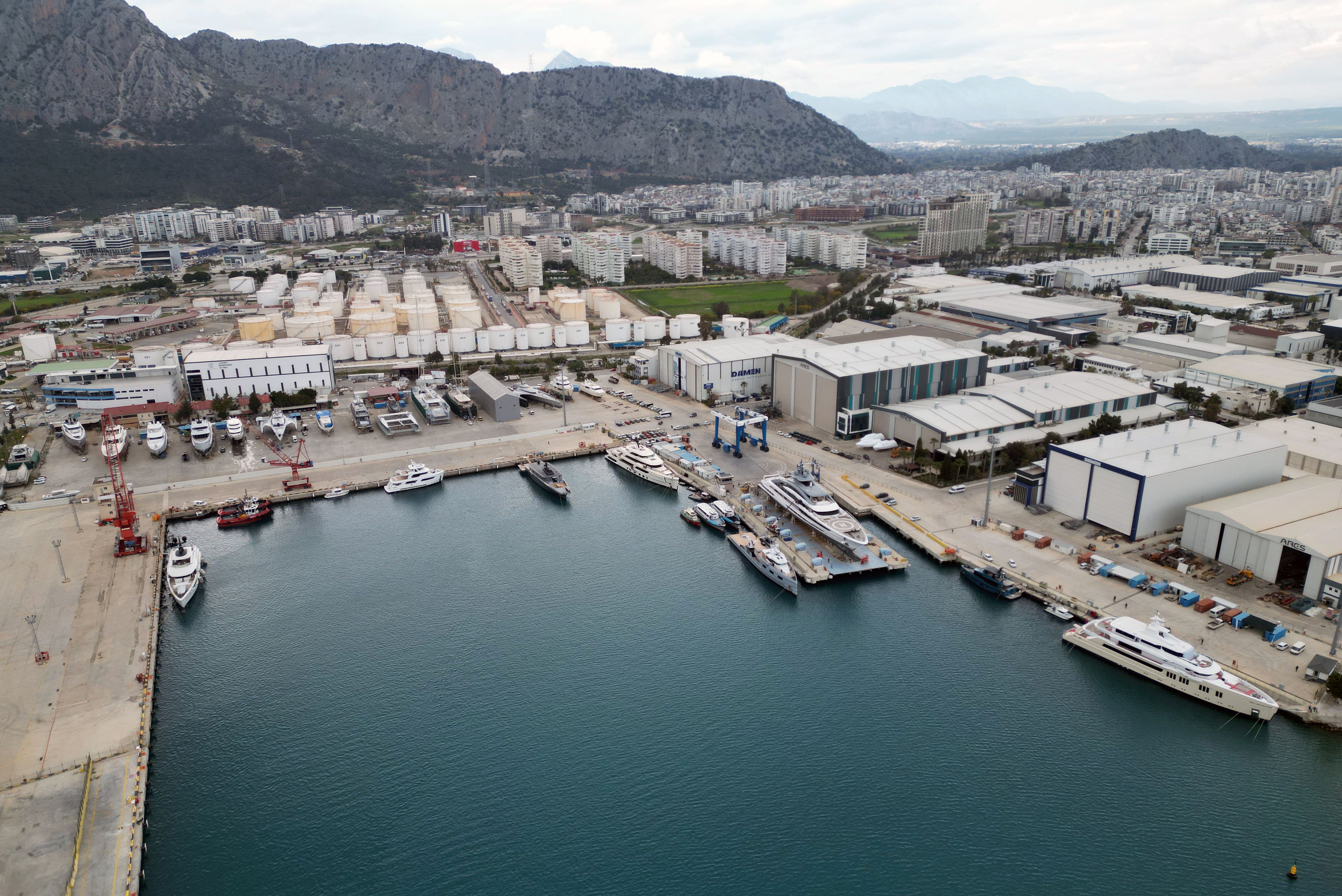 ASBAŞ Genel Müdürü Zeki Gürses,