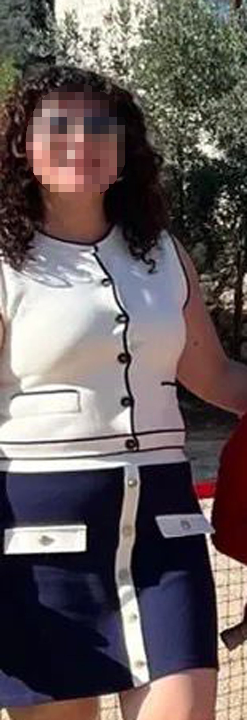 Antalya Demre'de bir öğretmen, kendi