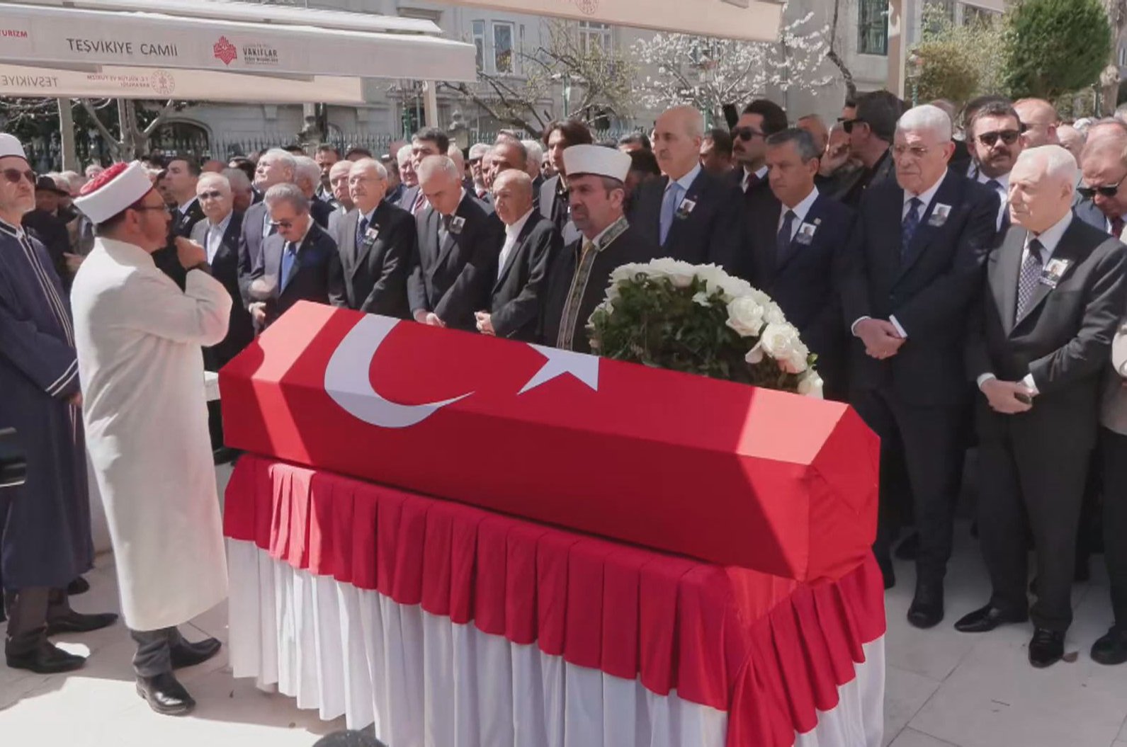 Eski TBMM Başkanı Hüsamettin Cindoruk,