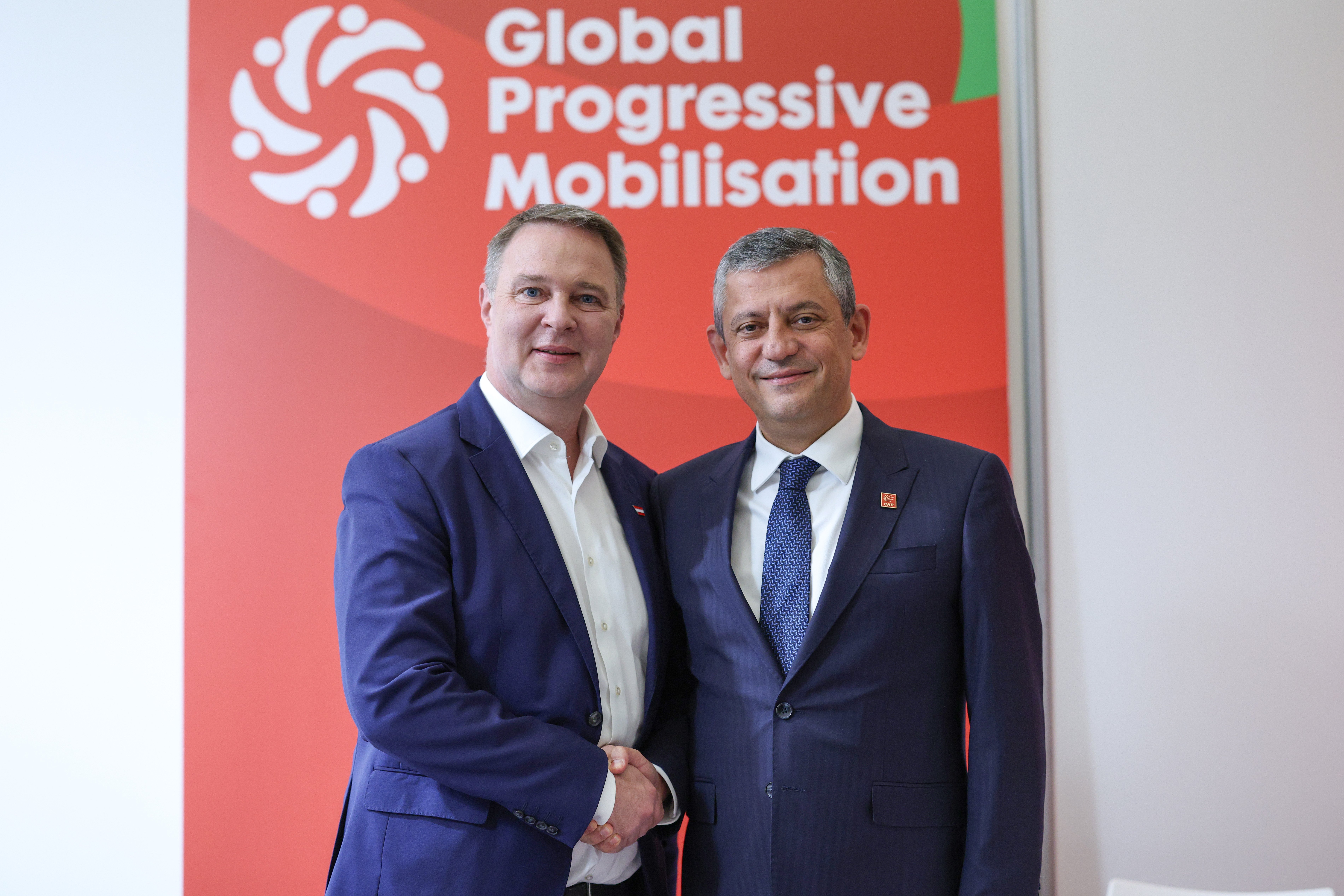 CHP Genel Başkanı Özgür Özel,