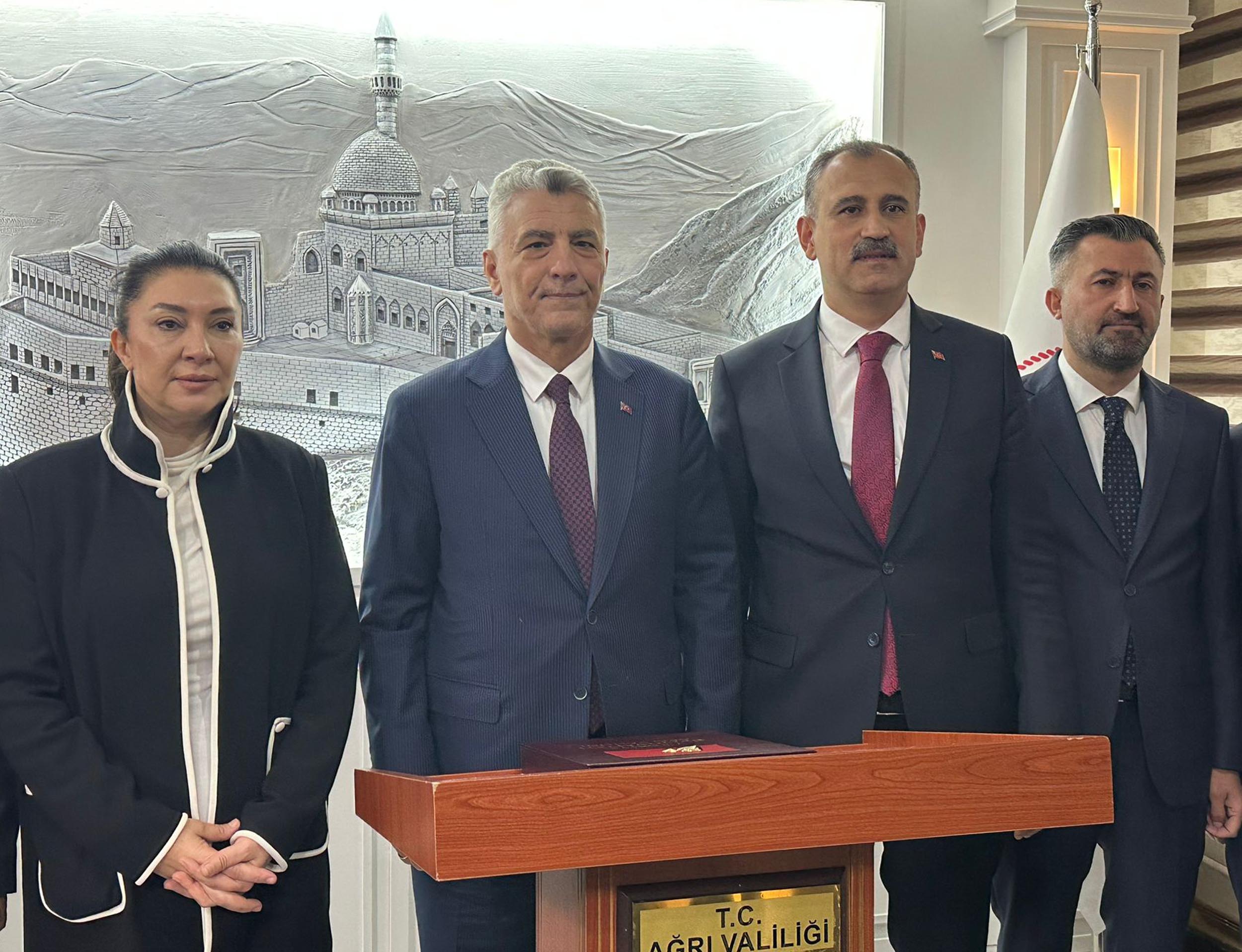 Ticaret Bakanı Ömer Bolat, Körfez'deki