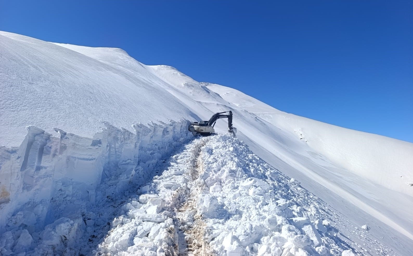 Hakkari'nin Yüksekova ve Şemdinli ilçelerinde,