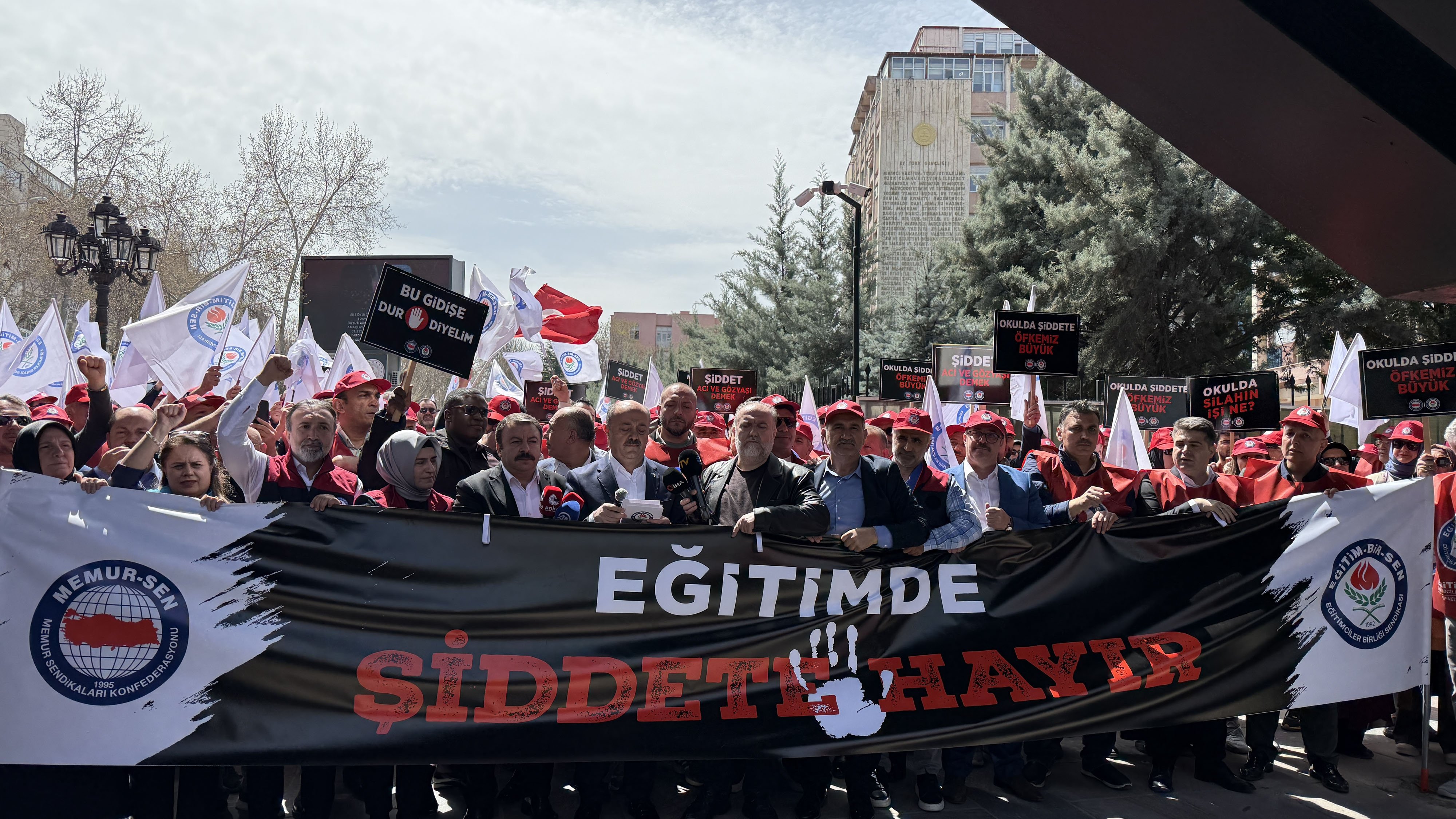 Eğitim-Bir-Sen Genel Sekreteri Talat Yavuz,