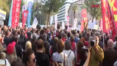 İzmir'de Meslek Fabrikası binalarının tahliyesine