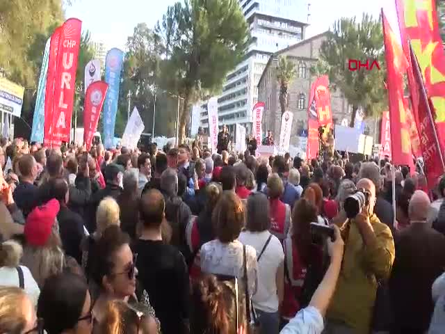 İzmir'de Meslek Fabrikası binalarının