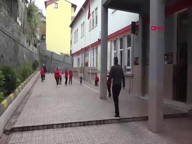 Trabzon’da Boztepe İlkokulu öğrencileri,