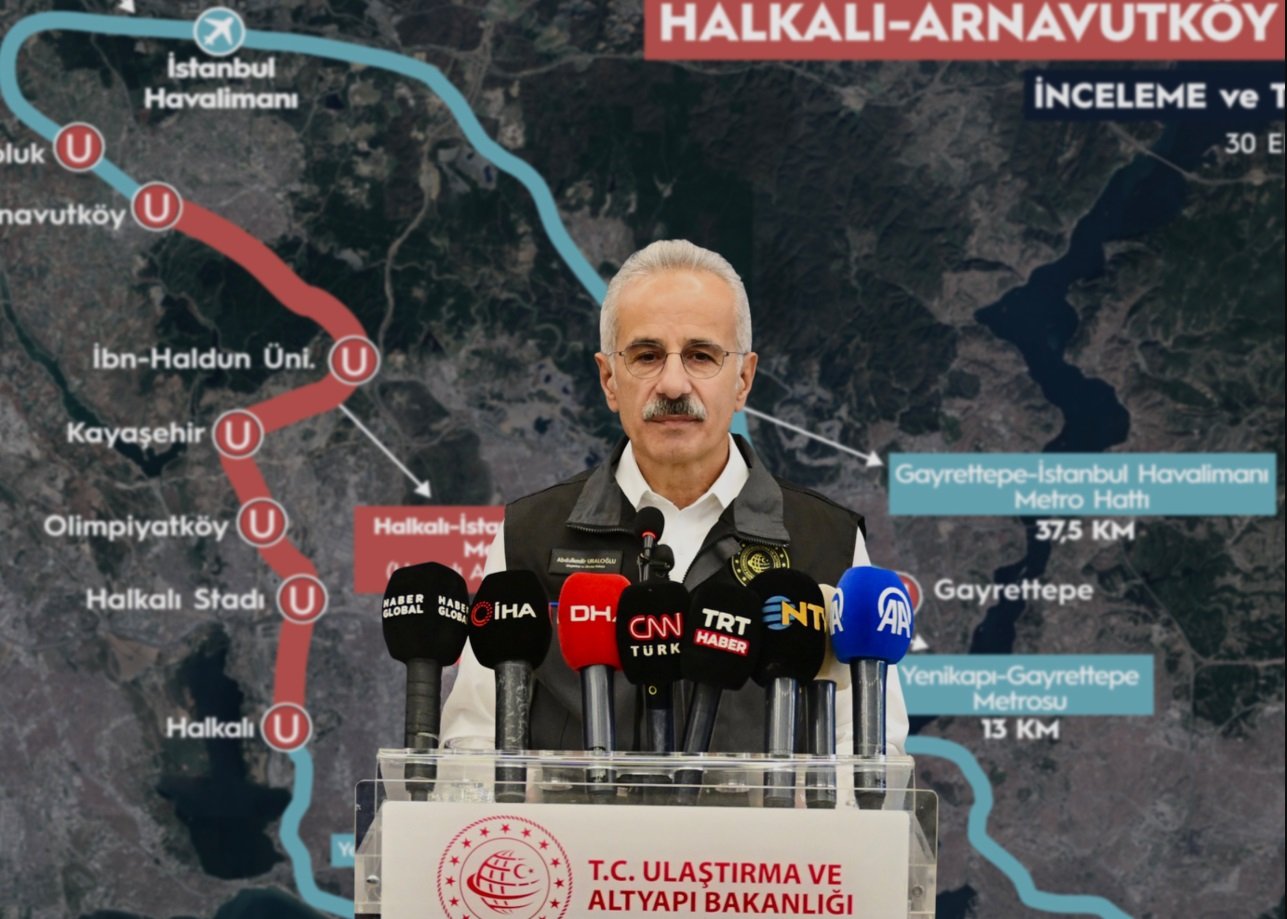 Ulaştırma ve Altyapı Bakanı Abdulkadir