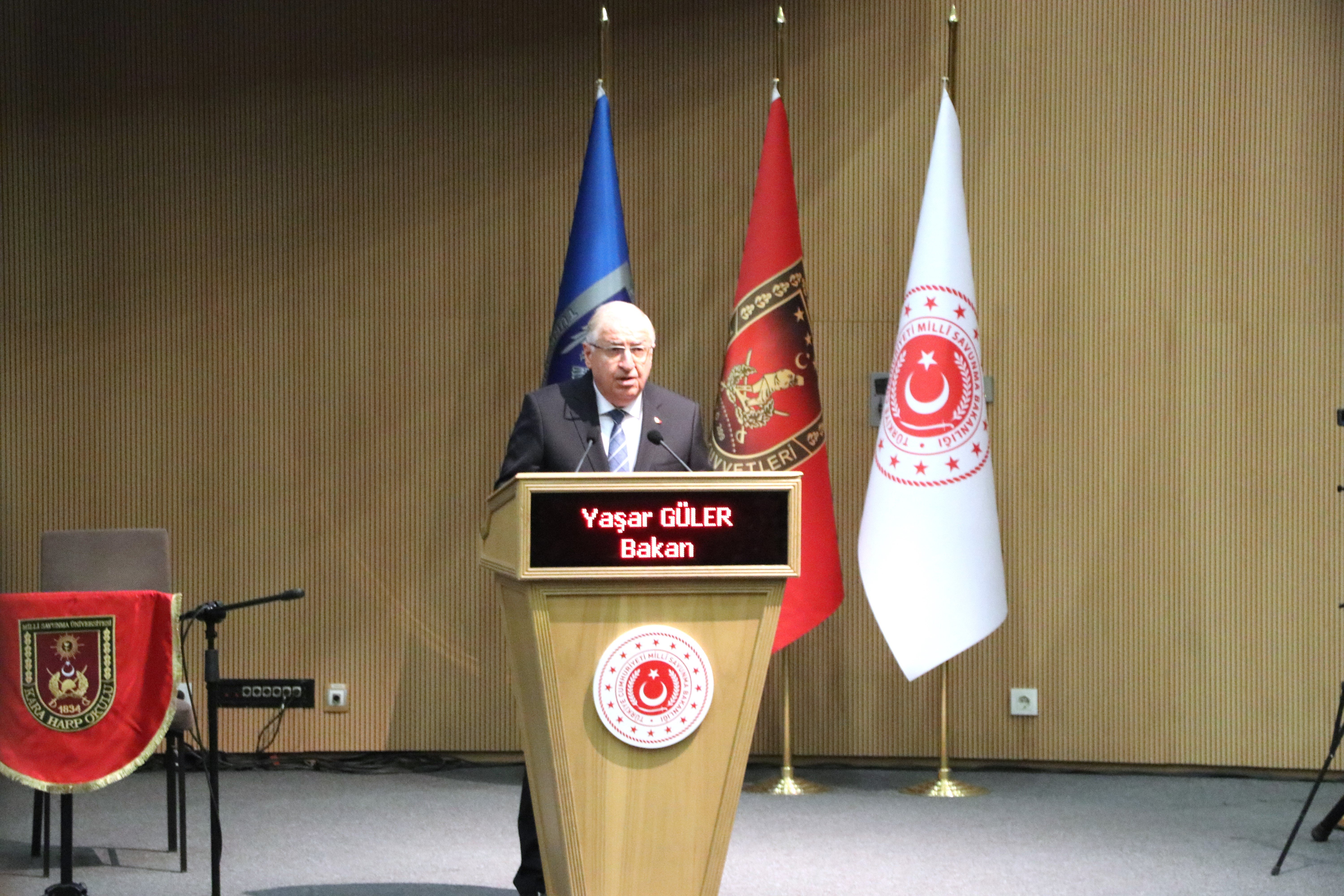 Milli Savunma Bakanı Yaşar Güler,