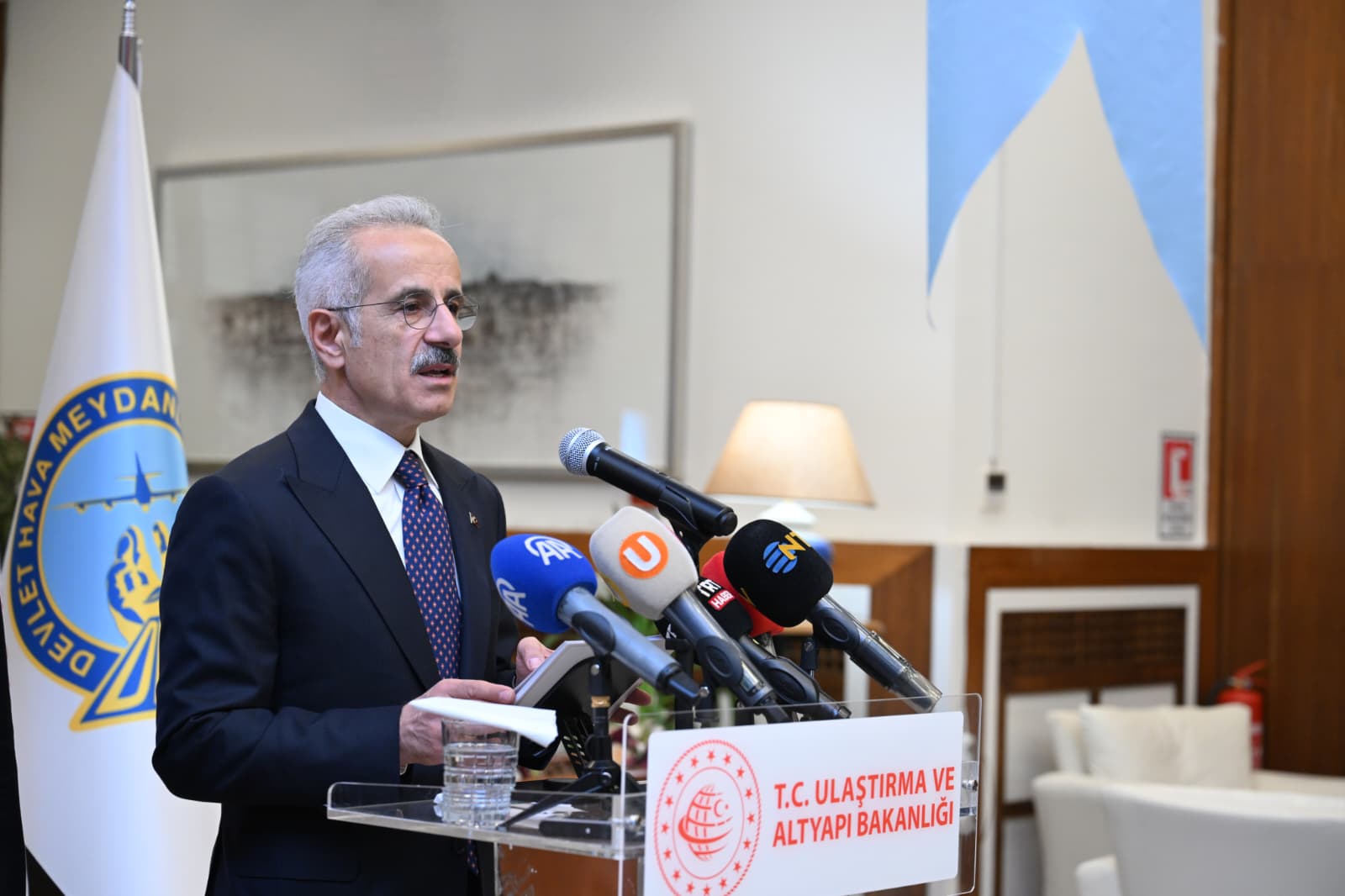 Ulaştırma ve Altyapı Bakanı Abdulkadir