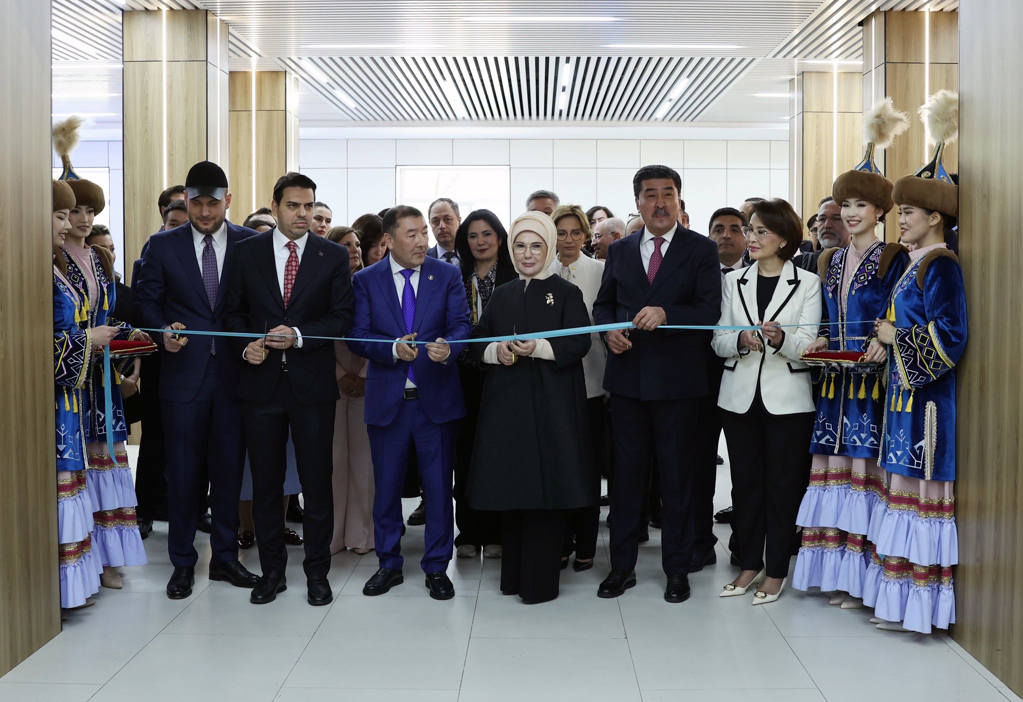Emine Erdoğan, Kazakistan'da TİKA