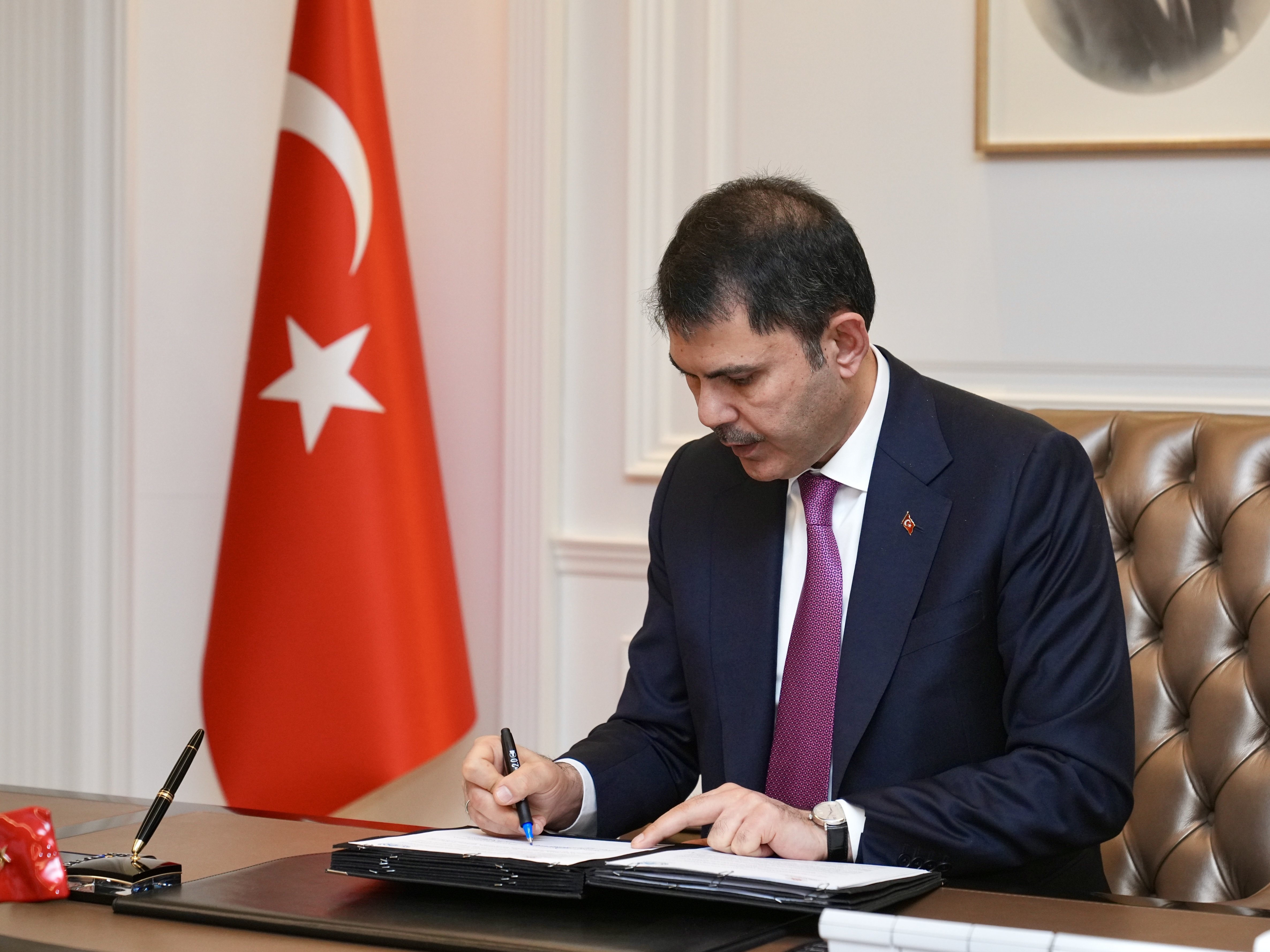 Çevre Bakanı Murat Kurum, TOKİ'nin