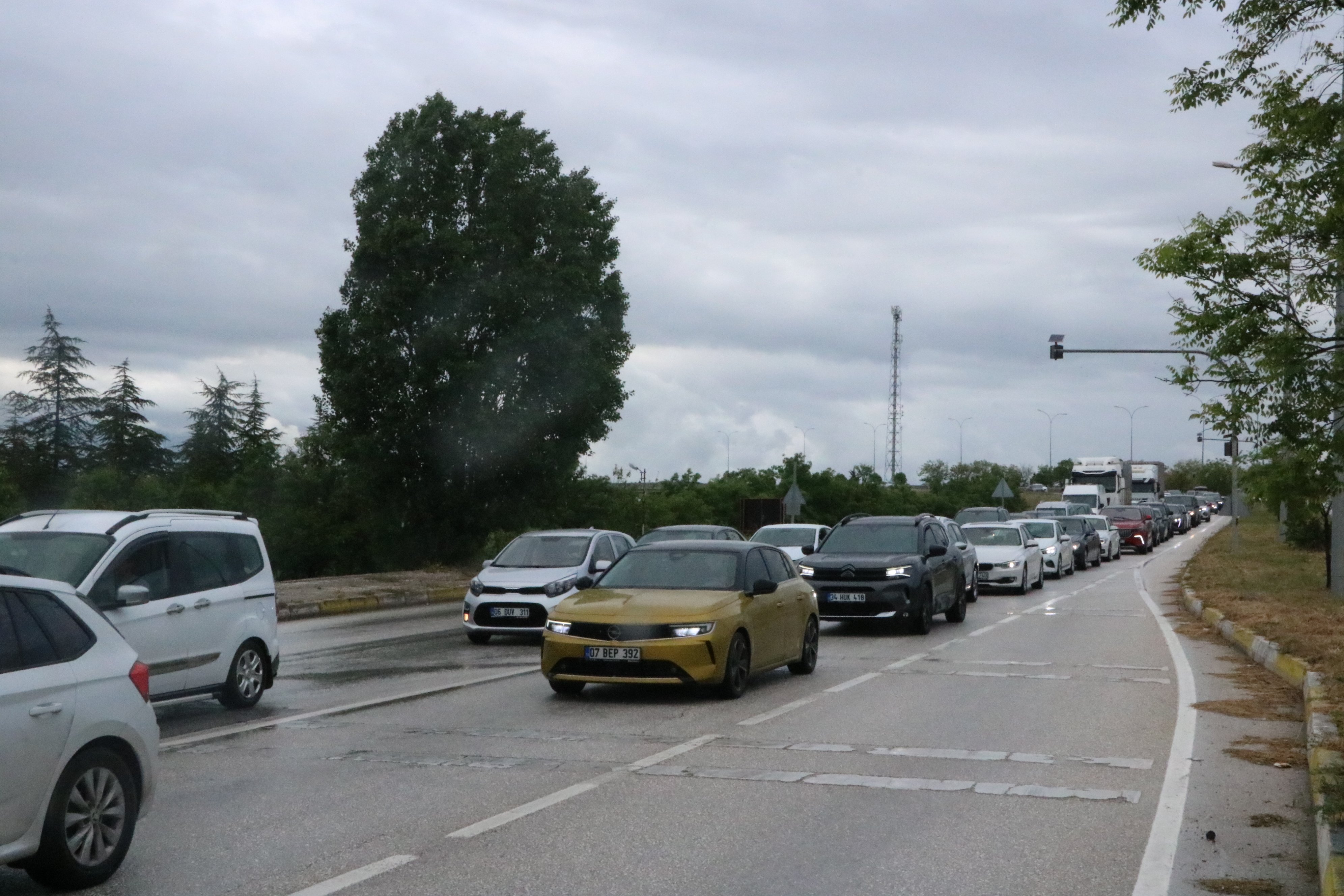 Kurban Bayramı tatilinin başlamasıyla Afyonkarahisar-Antalya