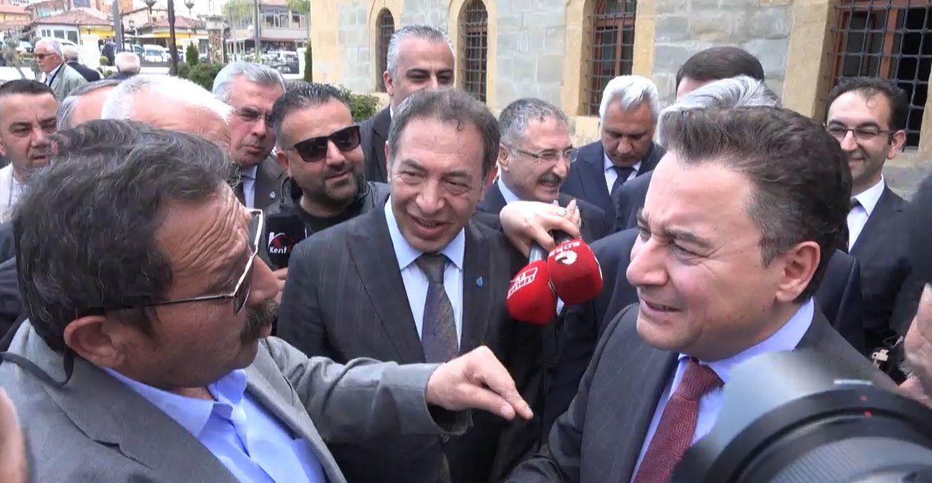 Ali Babacan, çeşitli programlara katılmak
