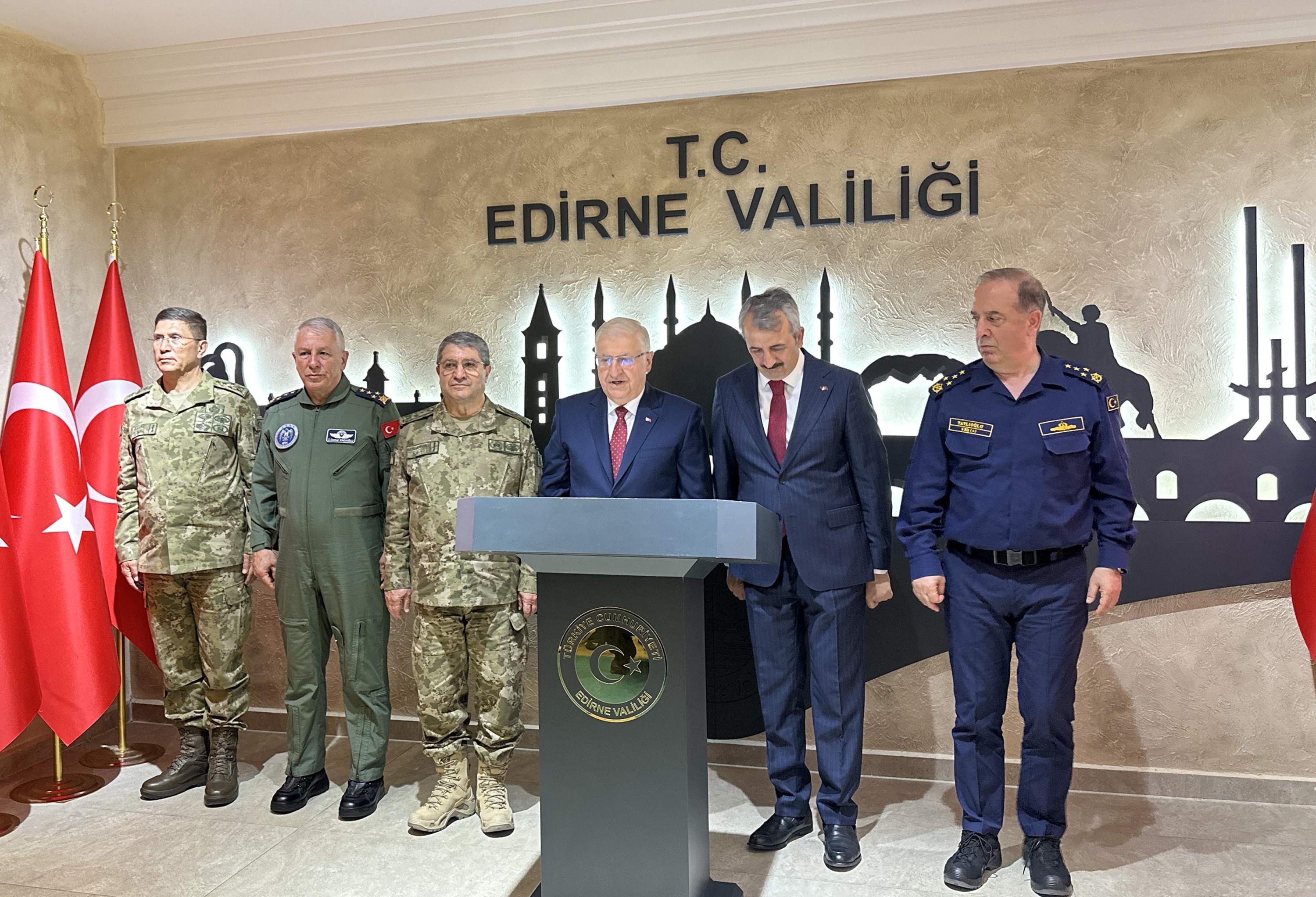 Milli Savunma Bakanı Yaşar Güler,