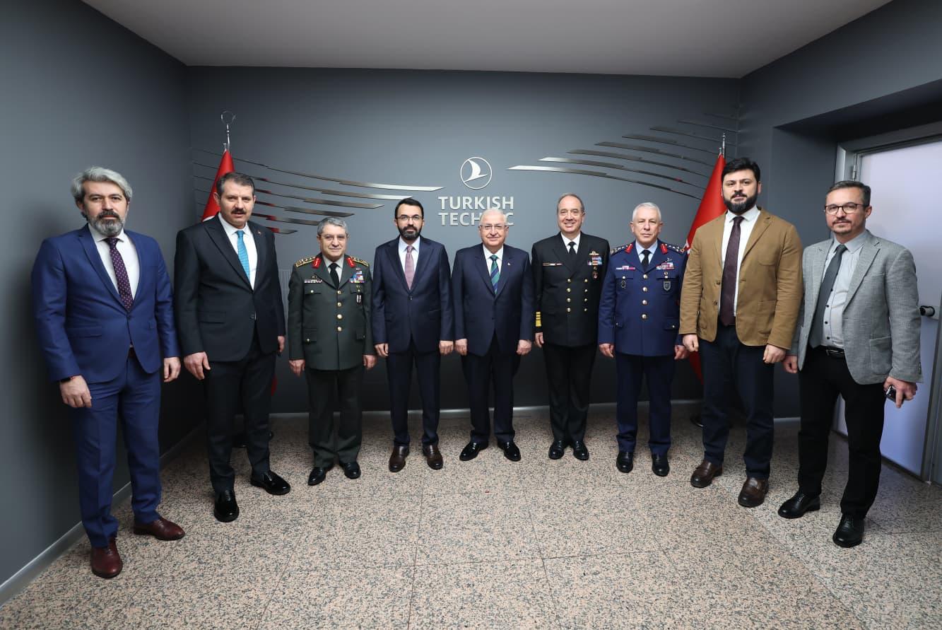 Milli Savunma Bakanı Yaşar Güler,