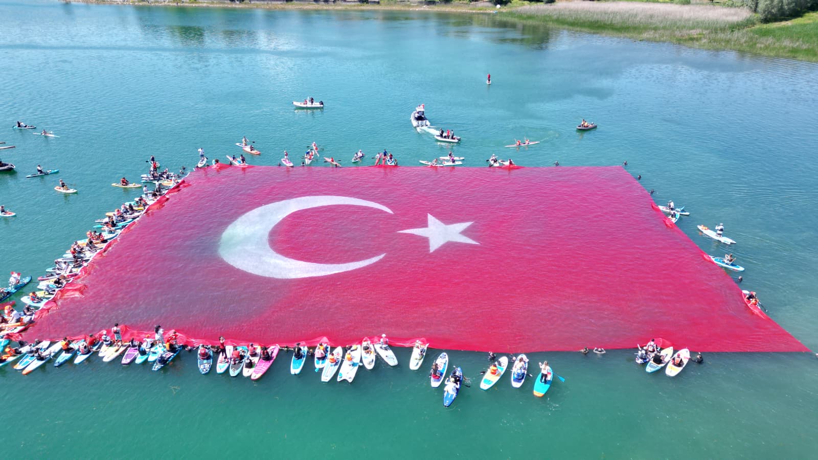 Sapanca Gölü’nde 19 Mayıs Coşkusu