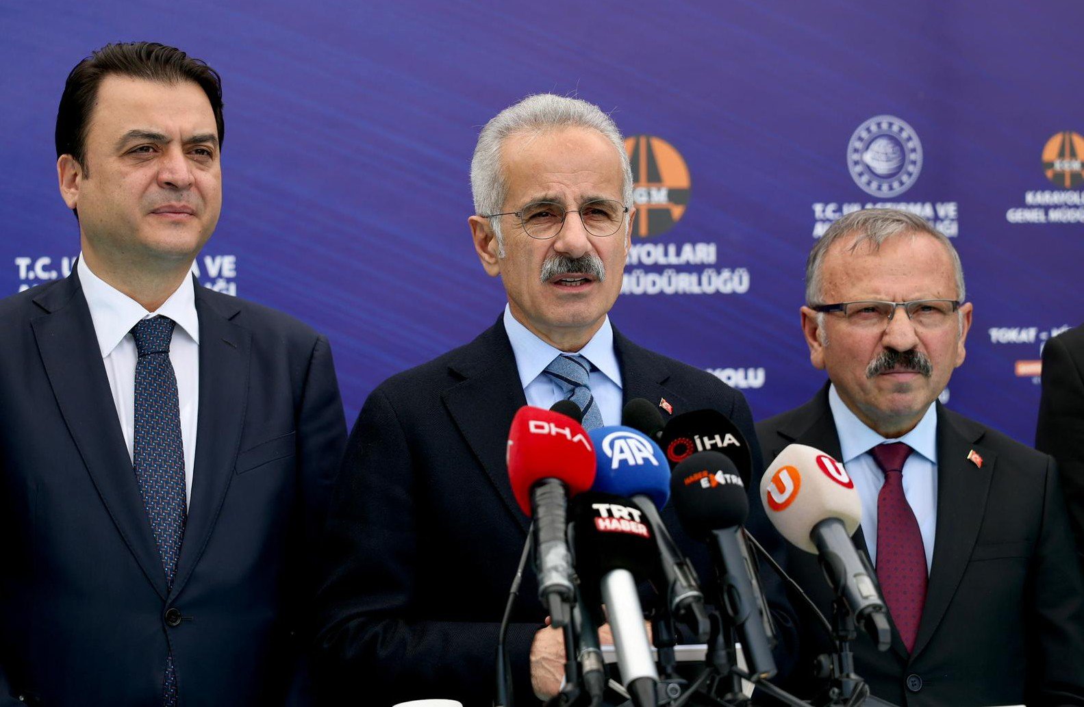 Ulaştırma ve Altyapı Bakanı Abdulkadir