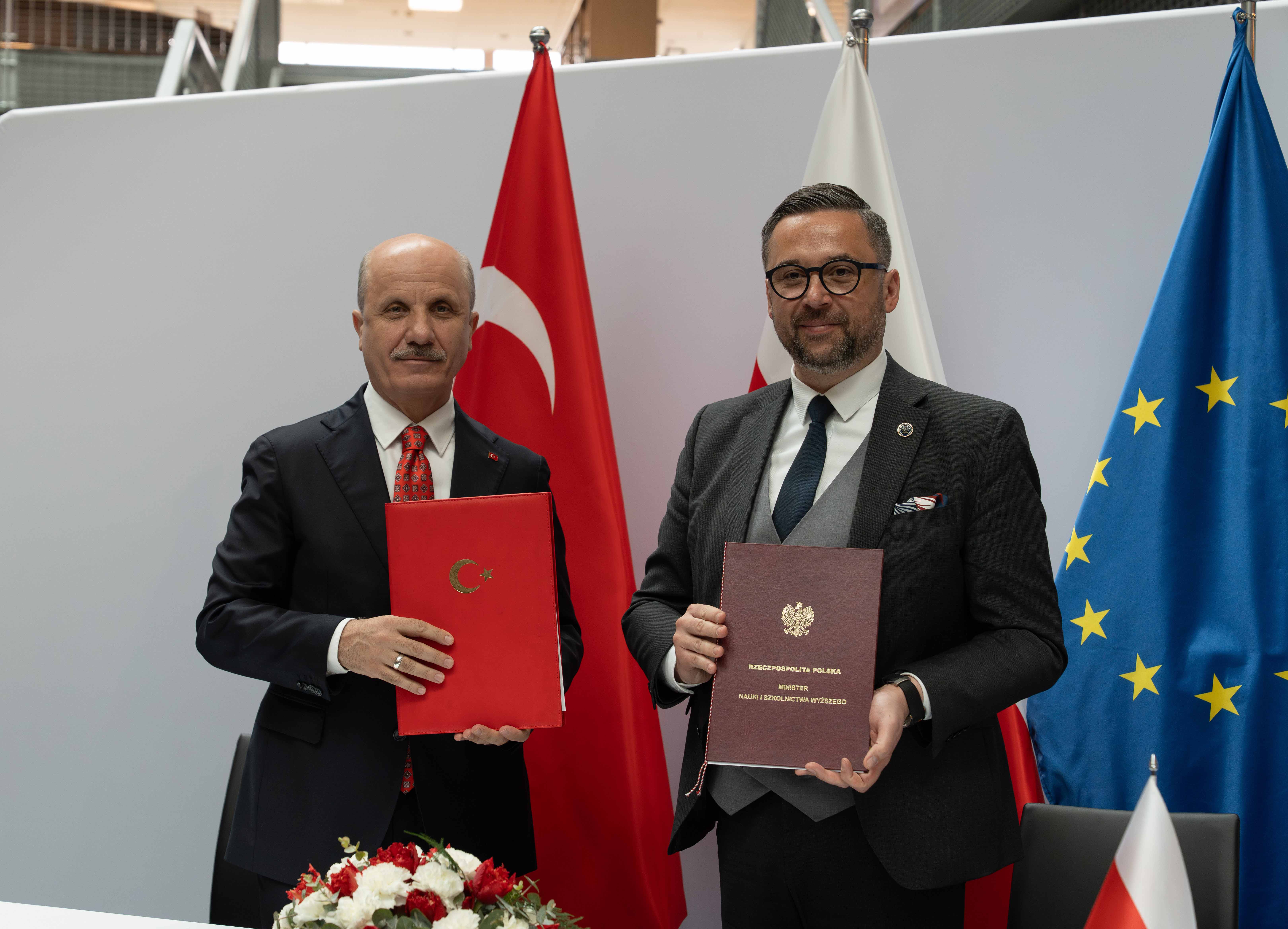 YÖK Başkanı Erol Özvar, Polonya'da