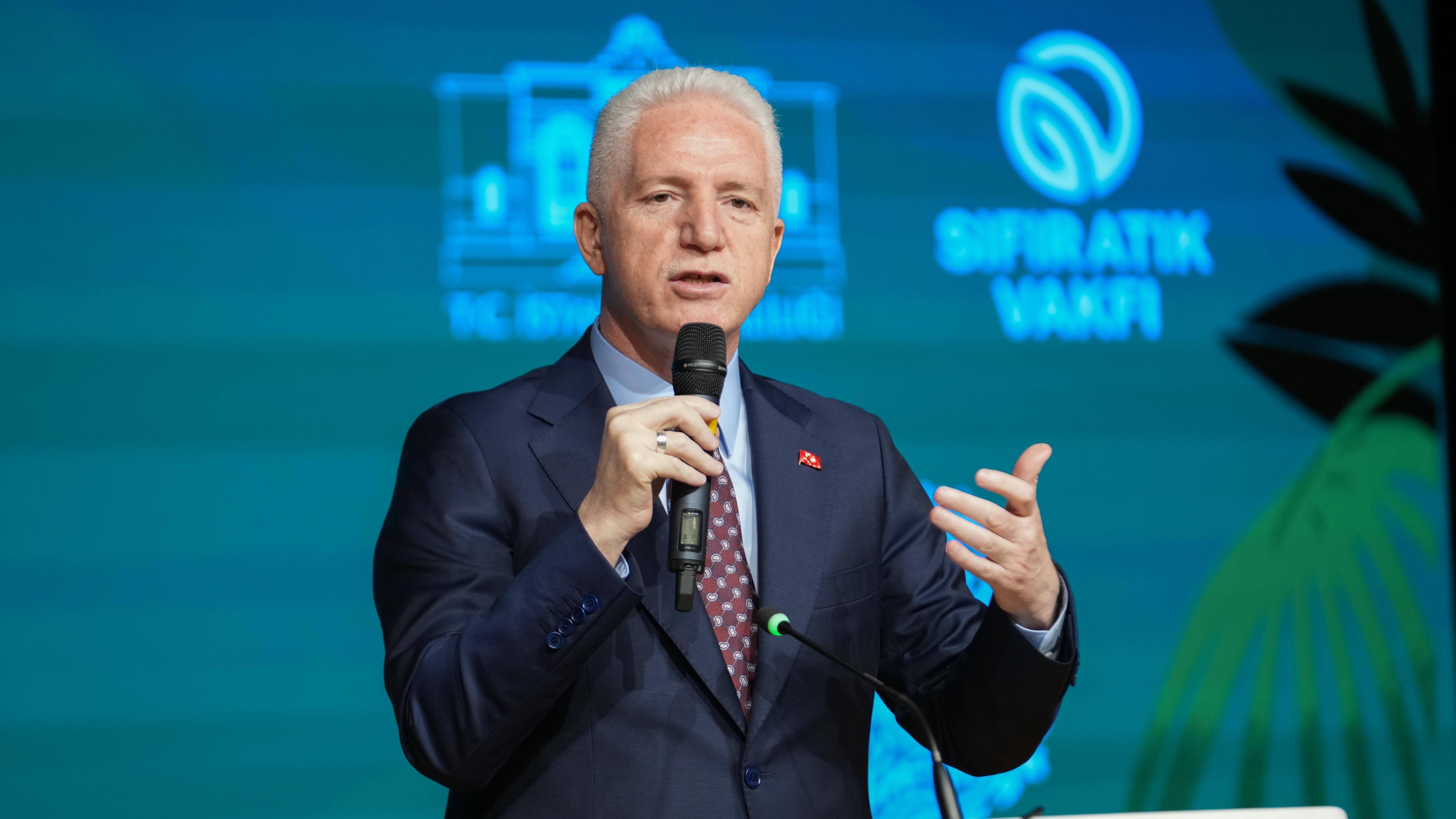 İstanbul Valisi Davut Gül, dünyada