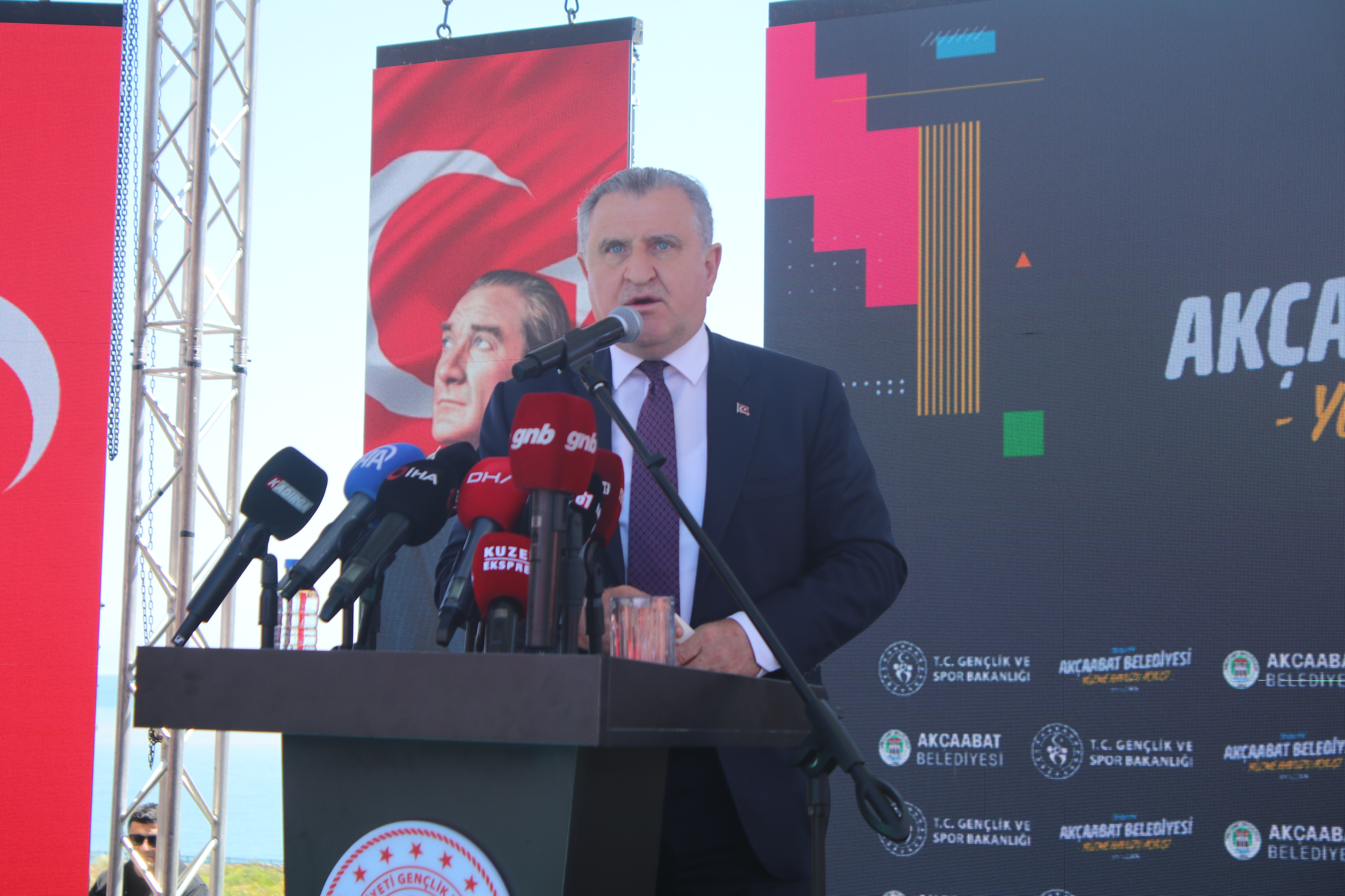 Gençlik ve Spor Bakanı Osman