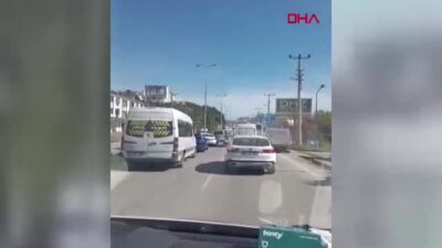 Bartın'da yoğun trafikte sürücüler, hasta